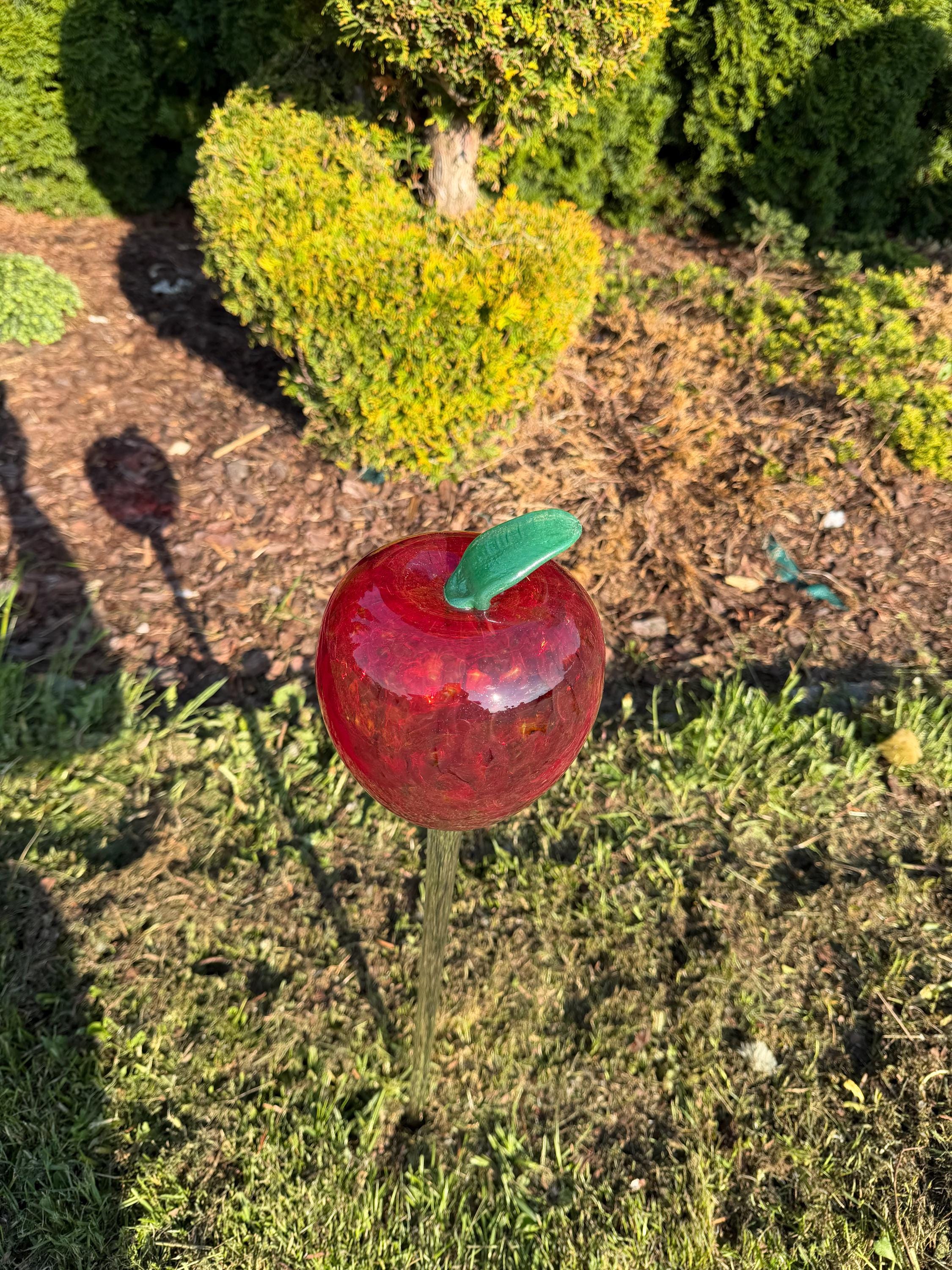 70cm Hand-Blown Red Glass Apple Garden Stake – 15cm Fruit Sculpture