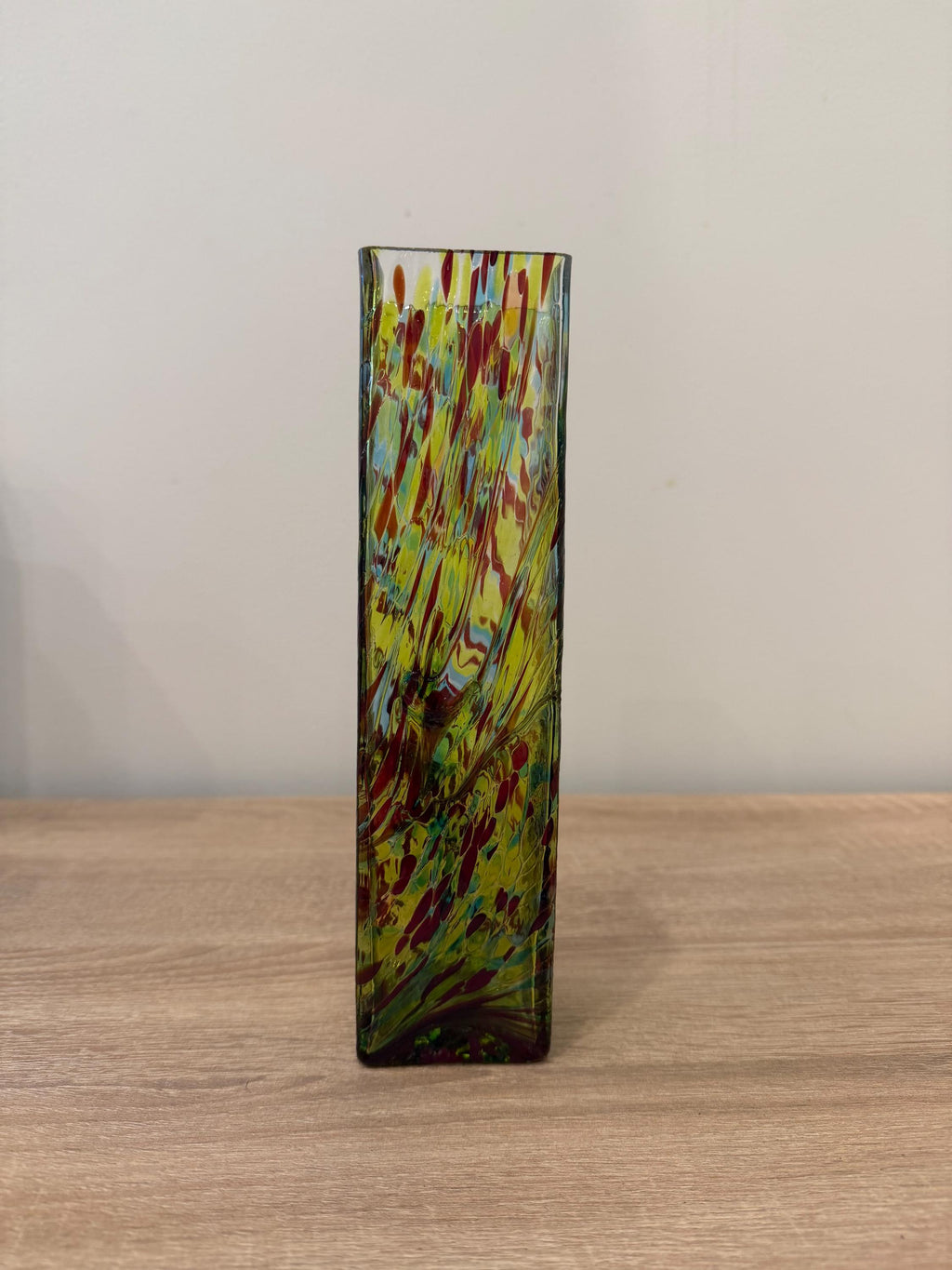 Handblown Geometric Glass Vase – Swirl Art Decor, Minimalist Flower Vessel