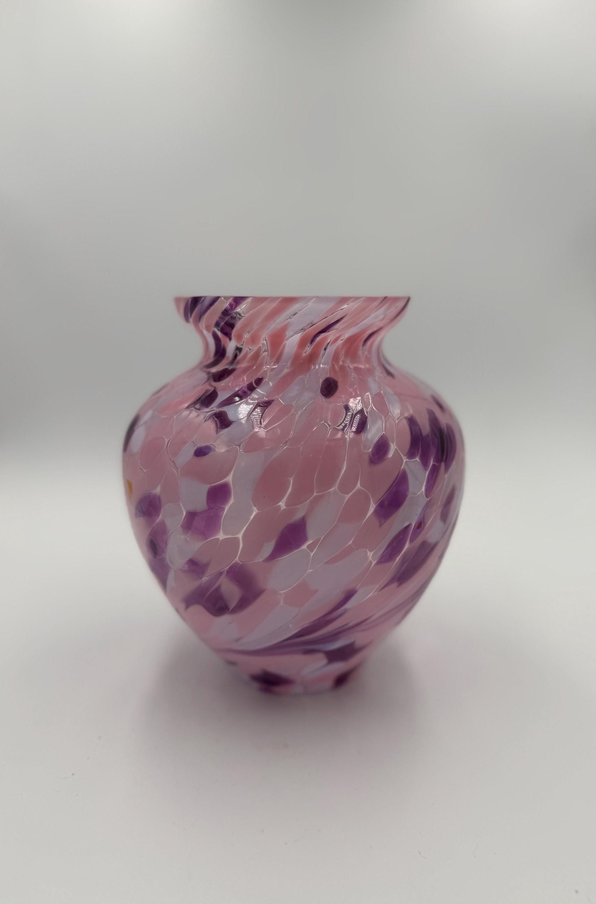 20cm Hand-Blown Pink Purple Crackle Glass Vase – 15cm Wide Decorative Swirl Vase