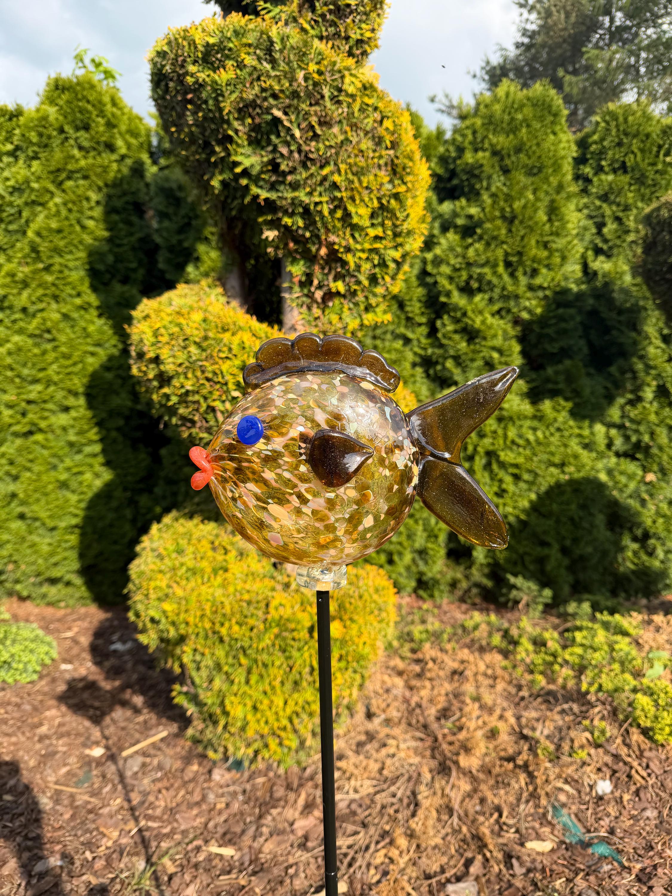 60cm Hand-Blown Glass Fish Sculpture on Stand – 20cm Colorful Garden Art