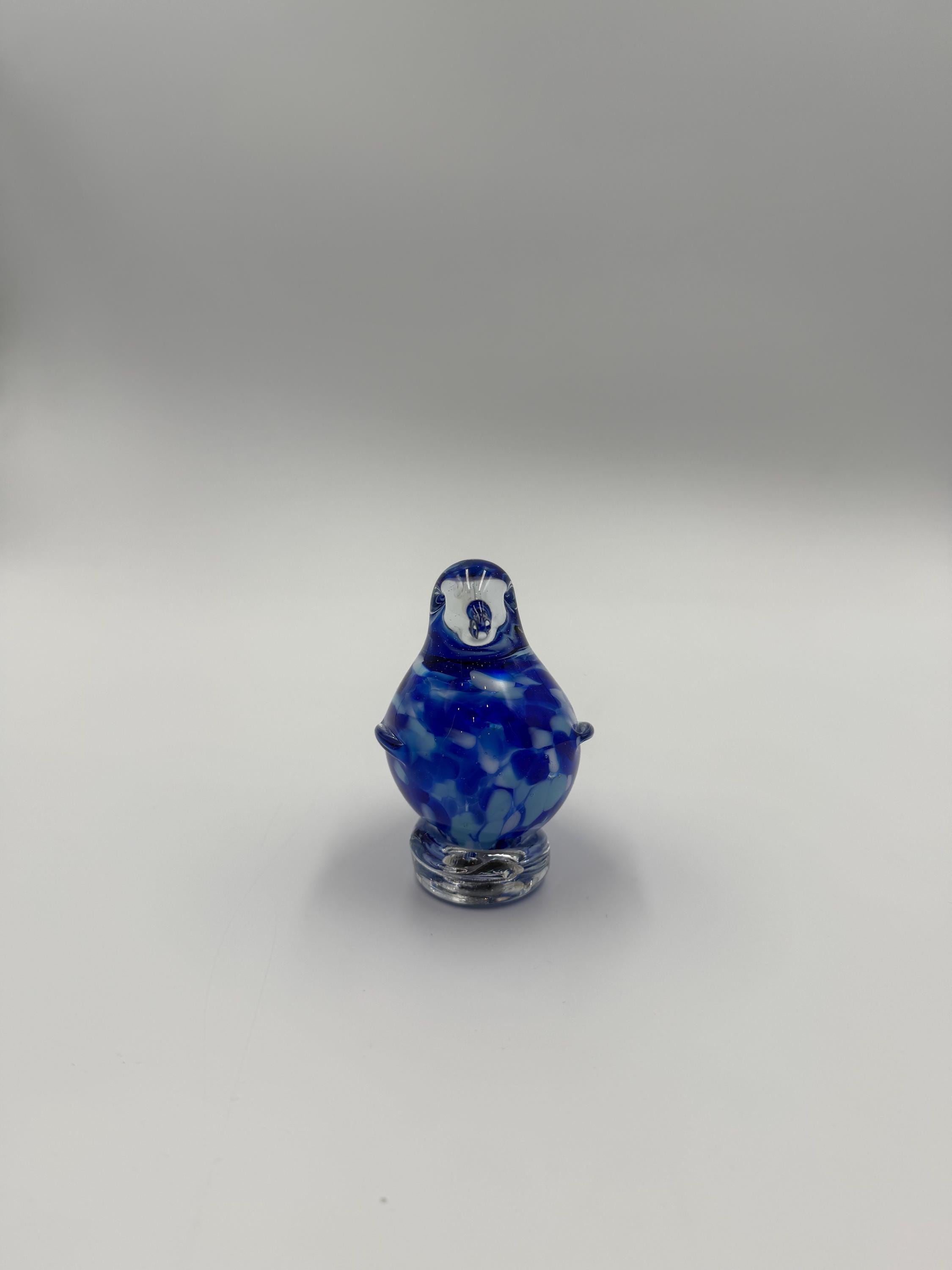 Hand-Blown Glass Bird Figurine – Blue White Sculpture, 6cm