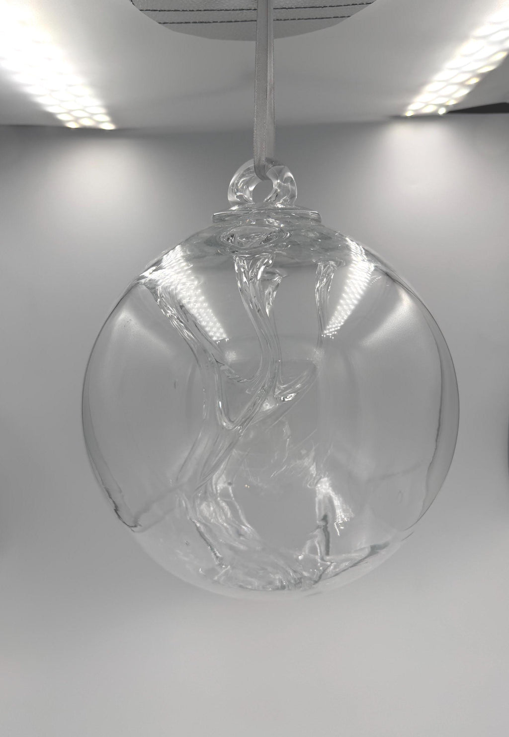 18cm Hand-Blown Clear Witch Ball – Large Glass Ornament with Internal Branching