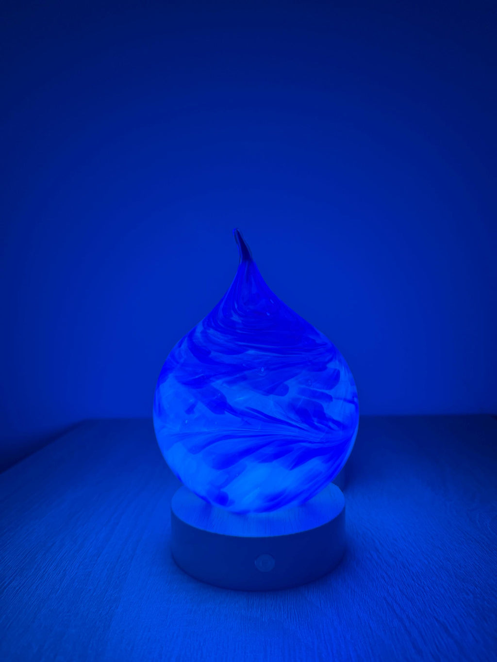 12cm Hand-Blown Blue Teardrop Glass LED Lamp – Battery Powered Multicolor or Warm White