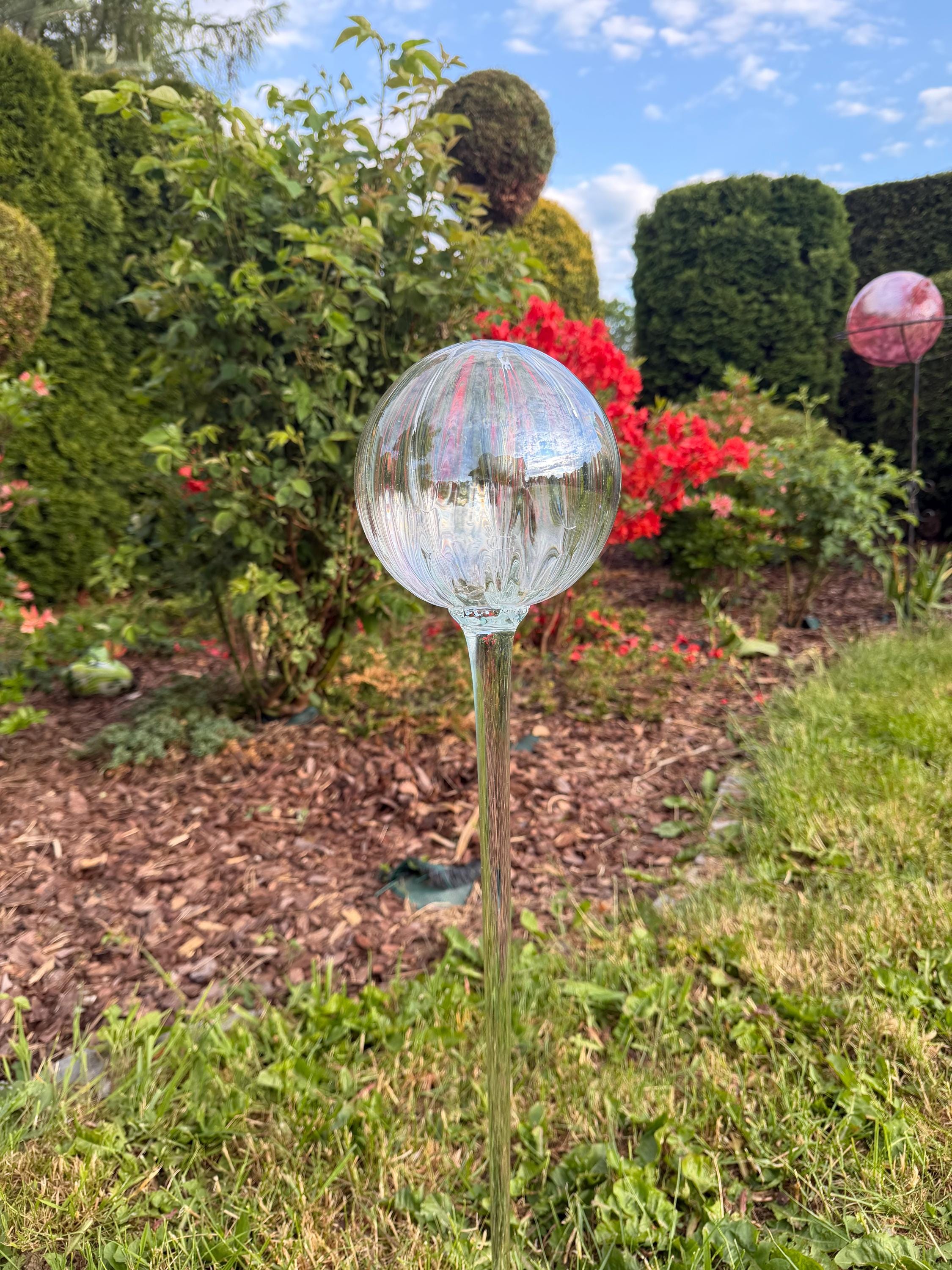 80cm Hand-Blown Iridescent Clear Glass Garden Stake – 15cm Decorative Sphere