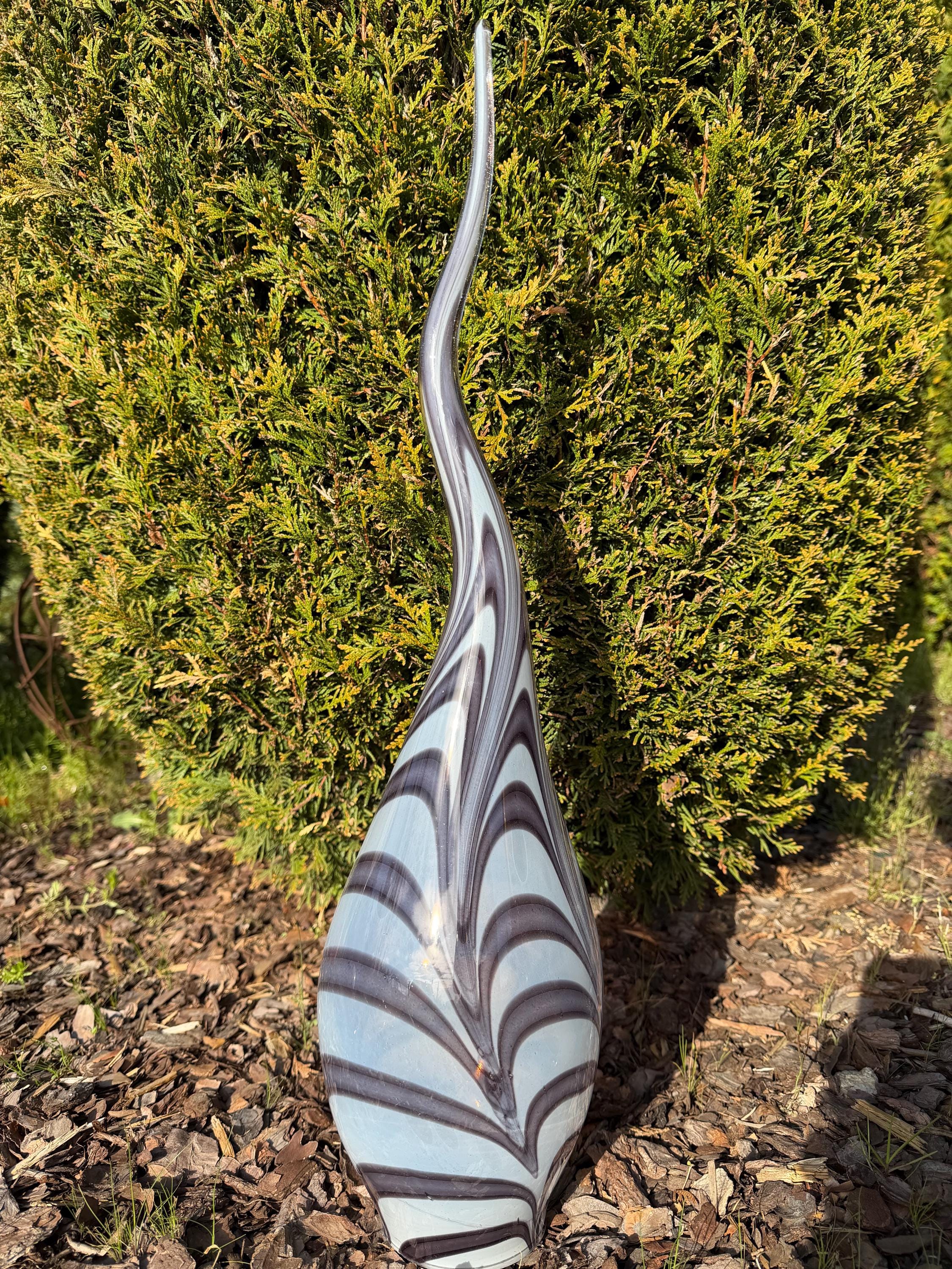 Handmade Glass Garden Flame Sculpture – Black White Modern Art (60 cm)