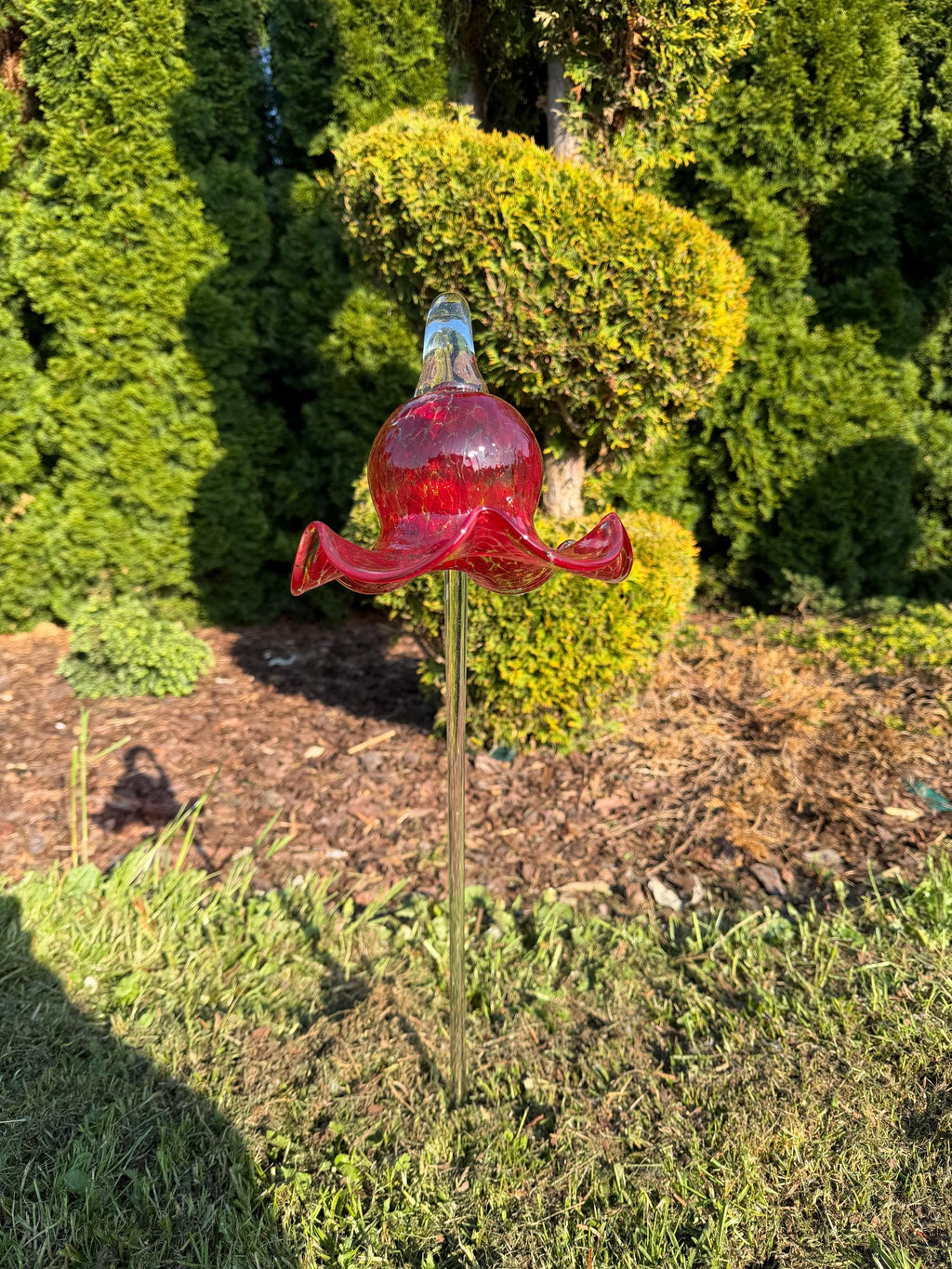 75cm Hand-Blown Red Crackle Glass Flower Sculpture – Ruby Lily Garden Stake 17cm Bloom