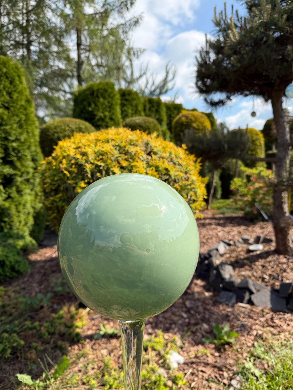 20cm Hand-Blown Green Glass Garden Globe on Stem – Large Decorative Glass Sphere 100cm