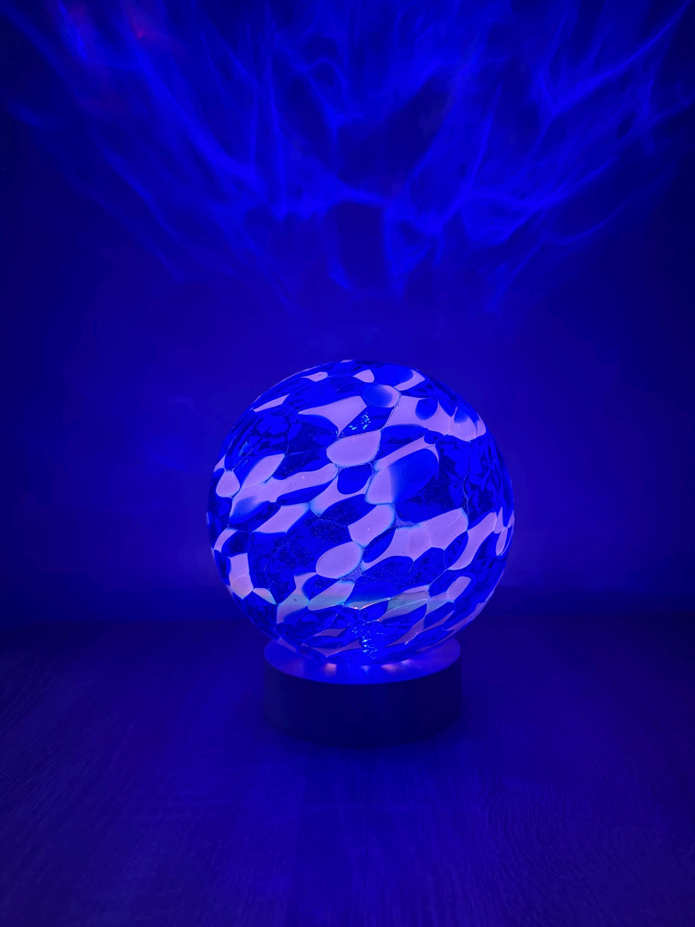 15cm Hand-Blown Blue Crackle Glass LED Lamp – Multicolor or White Night Light