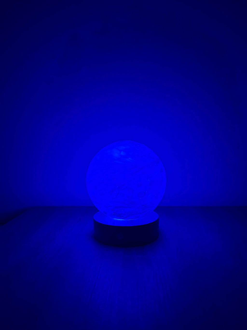 12cm Hand-Blown Pastel Swirl Glass Orb Lamp – Color Changing LED Touch Light Wooden Base