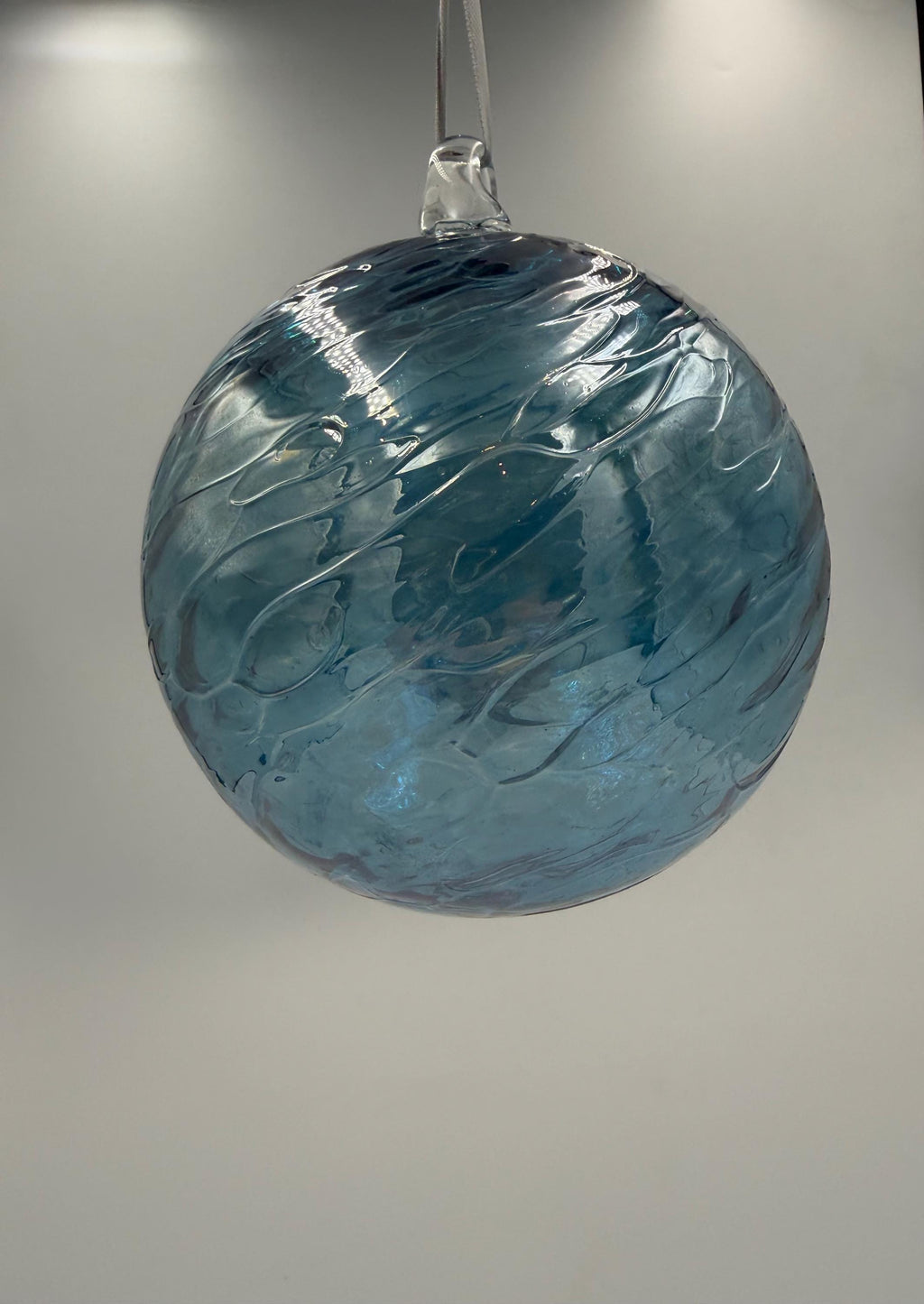 15cm Hand-Blown Blue Swirl Glass Ornament – Elegant Hanging Ball