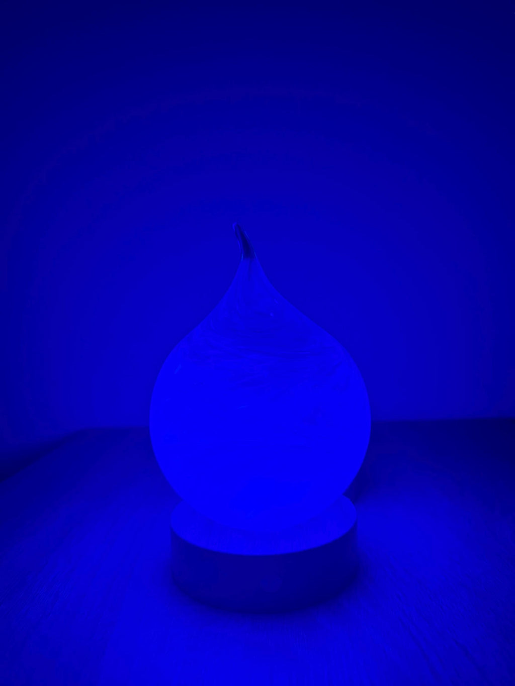 12cm Hand-Blown Blue Teardrop Glass LED Lamp – Battery Powered Multicolor or Warm White