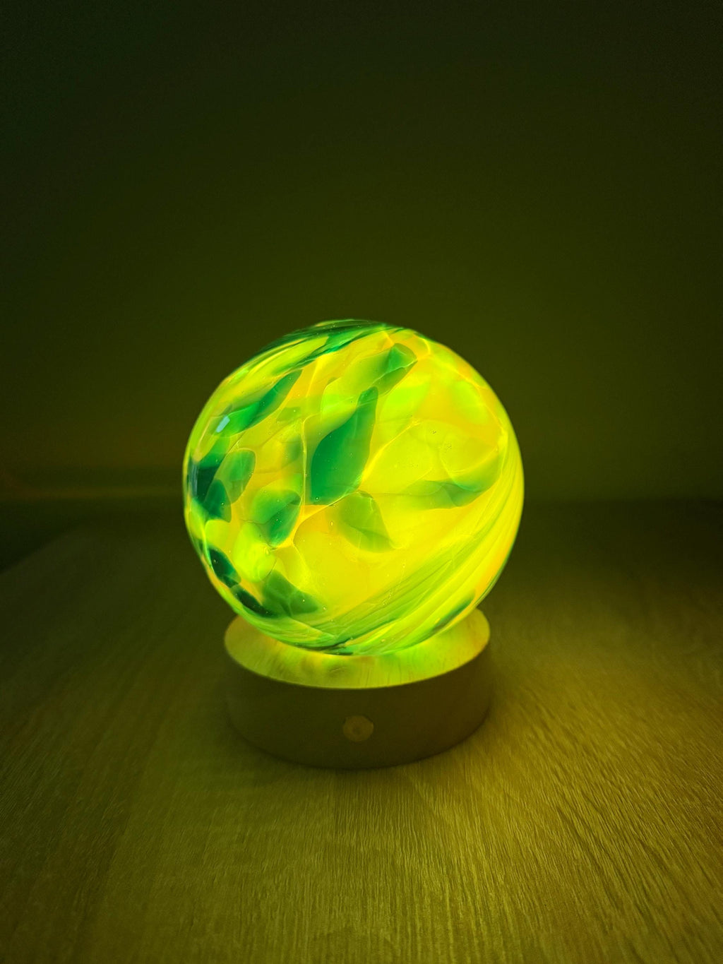 12cm Hand-Blown Blue Swirl Glass LED Lamp – Battery Powered Multicolor or Warm White