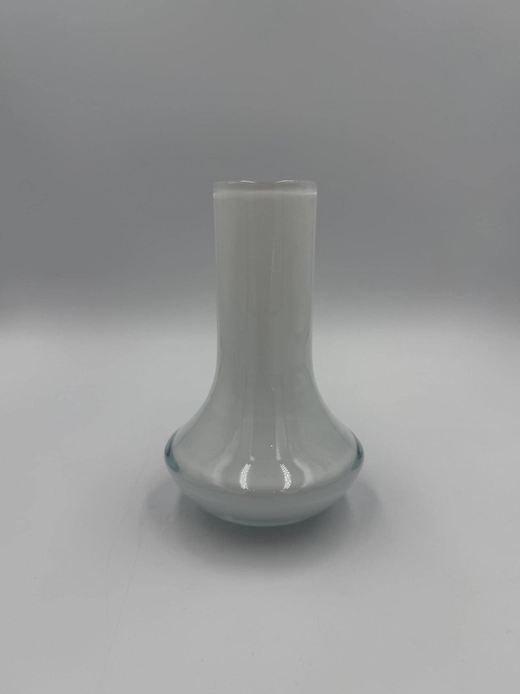 15cm Hand-Blown White Glass Vase – Modern Minimalist Decorative Art Glass