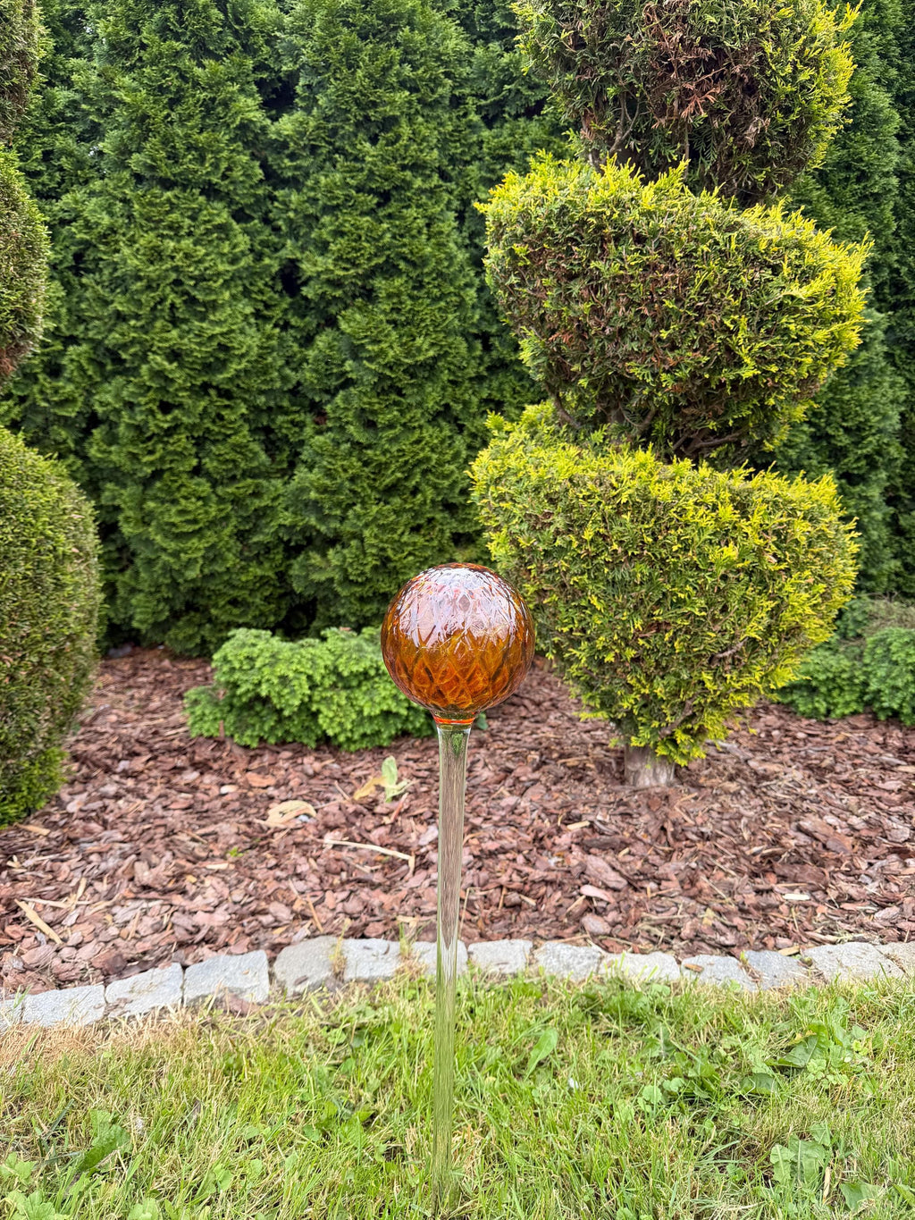 70cm Hand-Blown Amber Glass Ball on Stake – 12cm Textured Gazing Ball – Outdoor Handmade Ornament