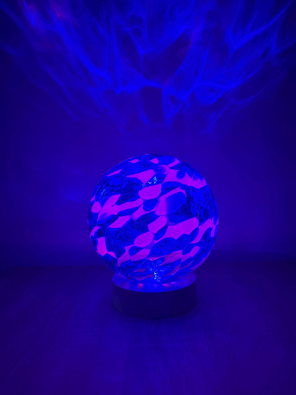 15cm Hand-Blown Blue Crackle Glass LED Lamp – Multicolor or White Night Light