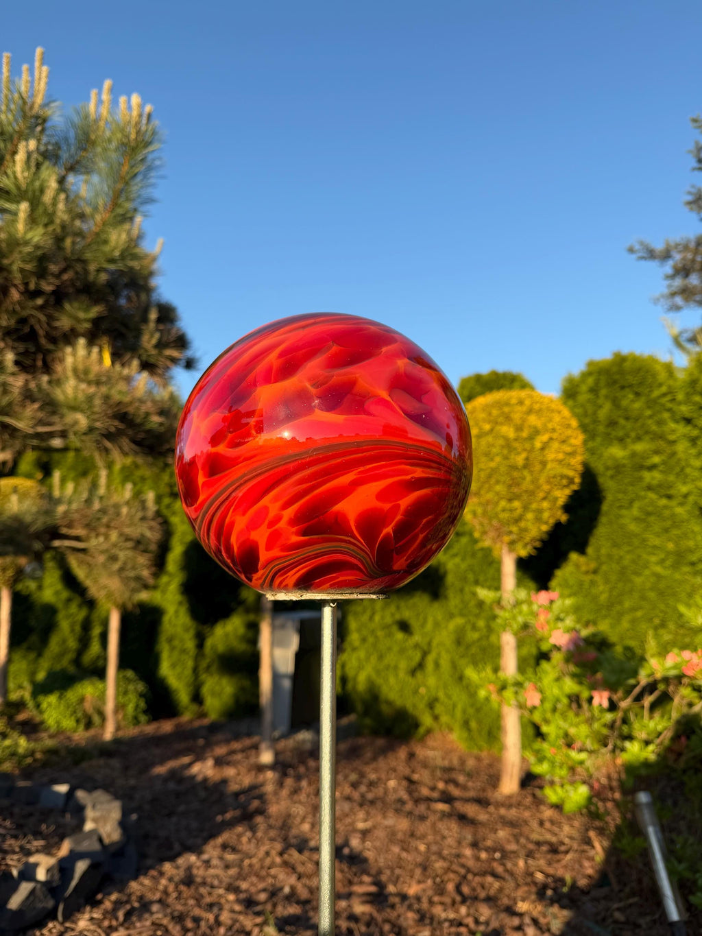 115cm Hand-Blown Fiery Red Swirl Glass Garden Stake – 18cm Large Sphere on Metal Pole
