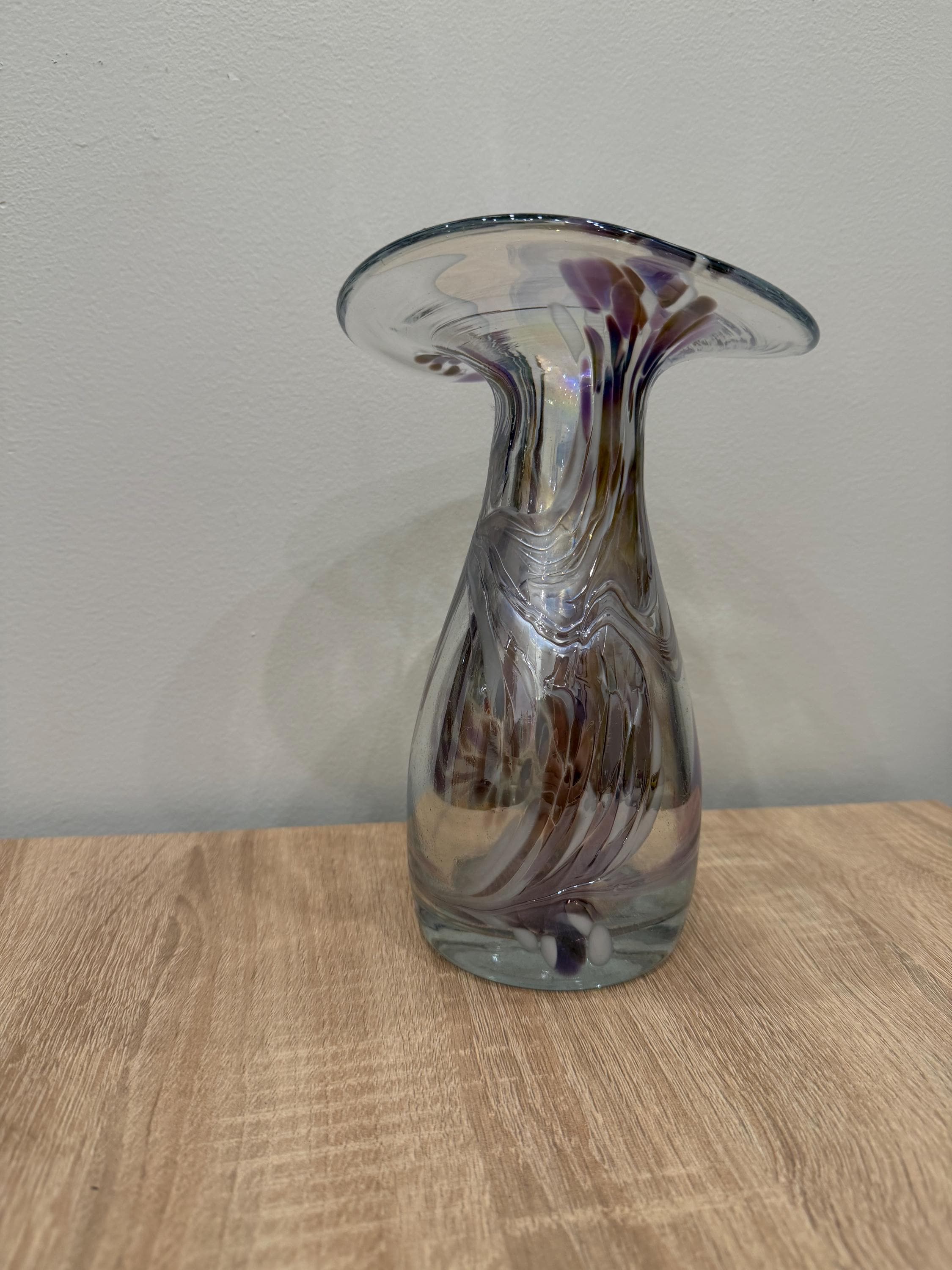 20cm Hand-Blown Glass Vase – Purple Iridescent Swirl Art Glass with Flared Rim