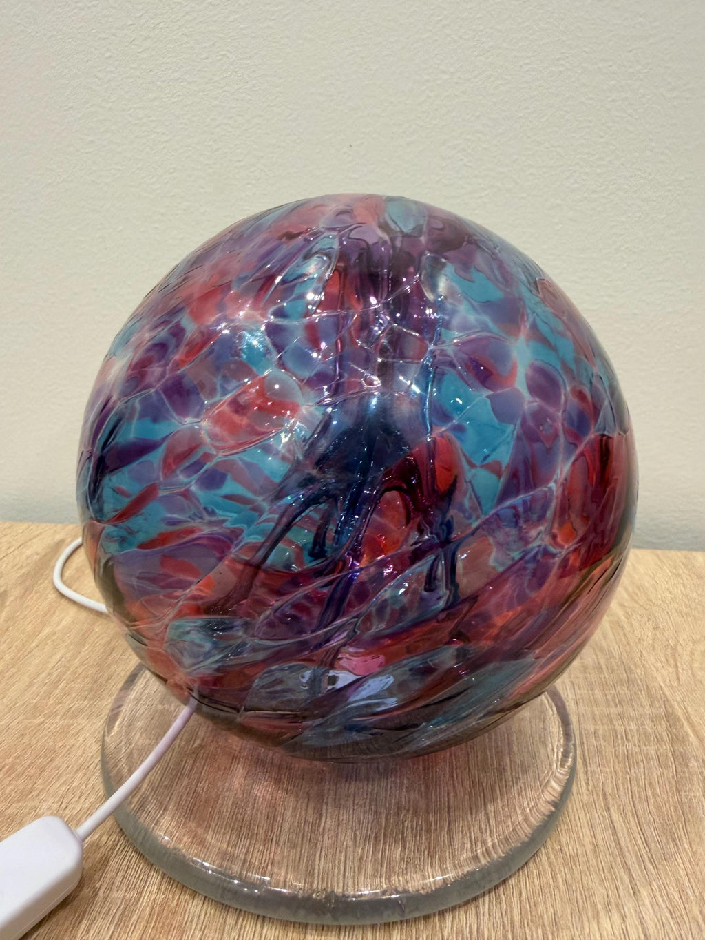 Hand-Blown Glass Witch Ball Lamp 15cm – Iridescent Rainbow Sphere, Light Projector (USB)
