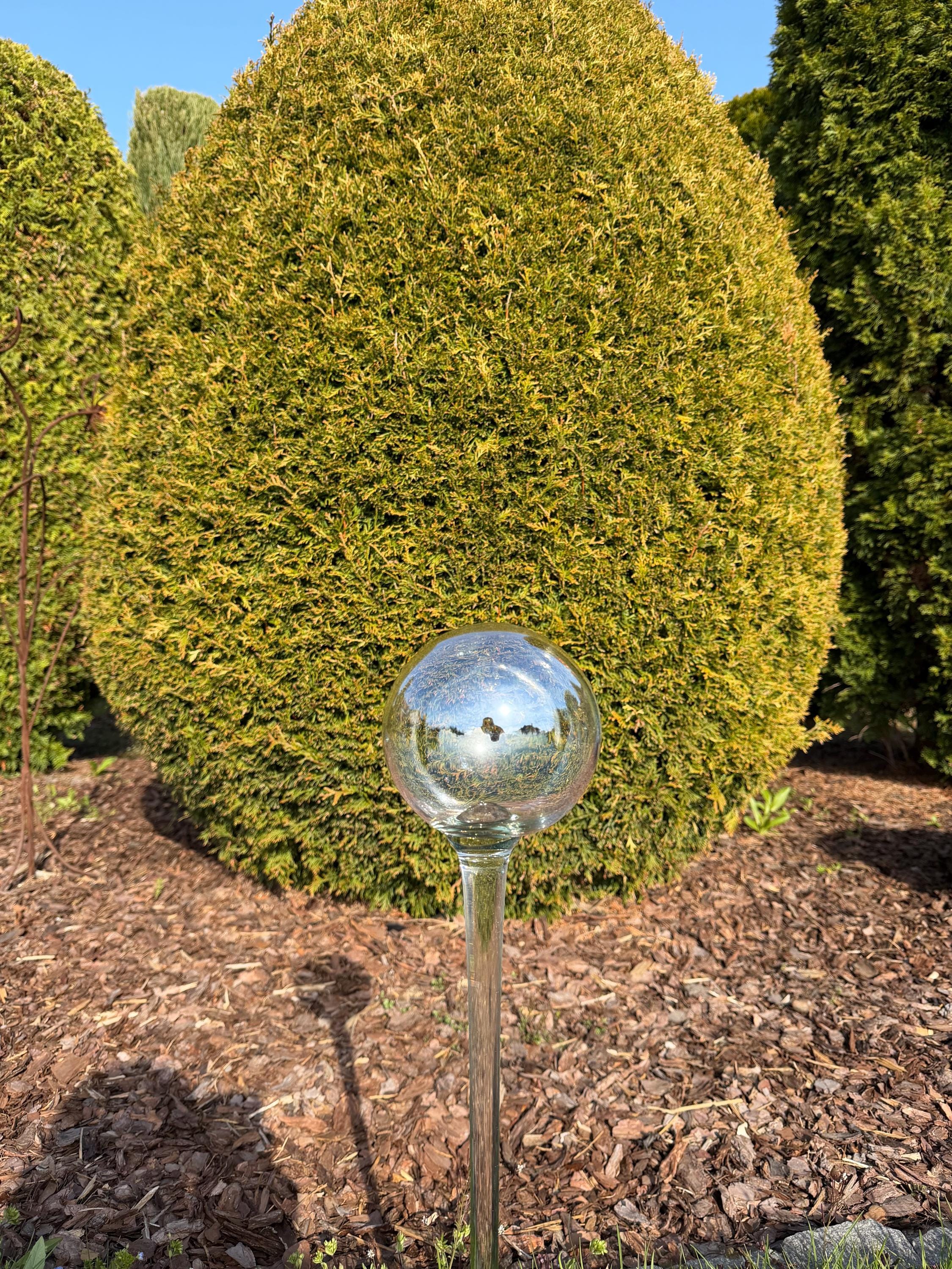 70cm Hand-Blown Iridescent Clear Glass Garden Stake – 12cm Clear Decorative Sphere