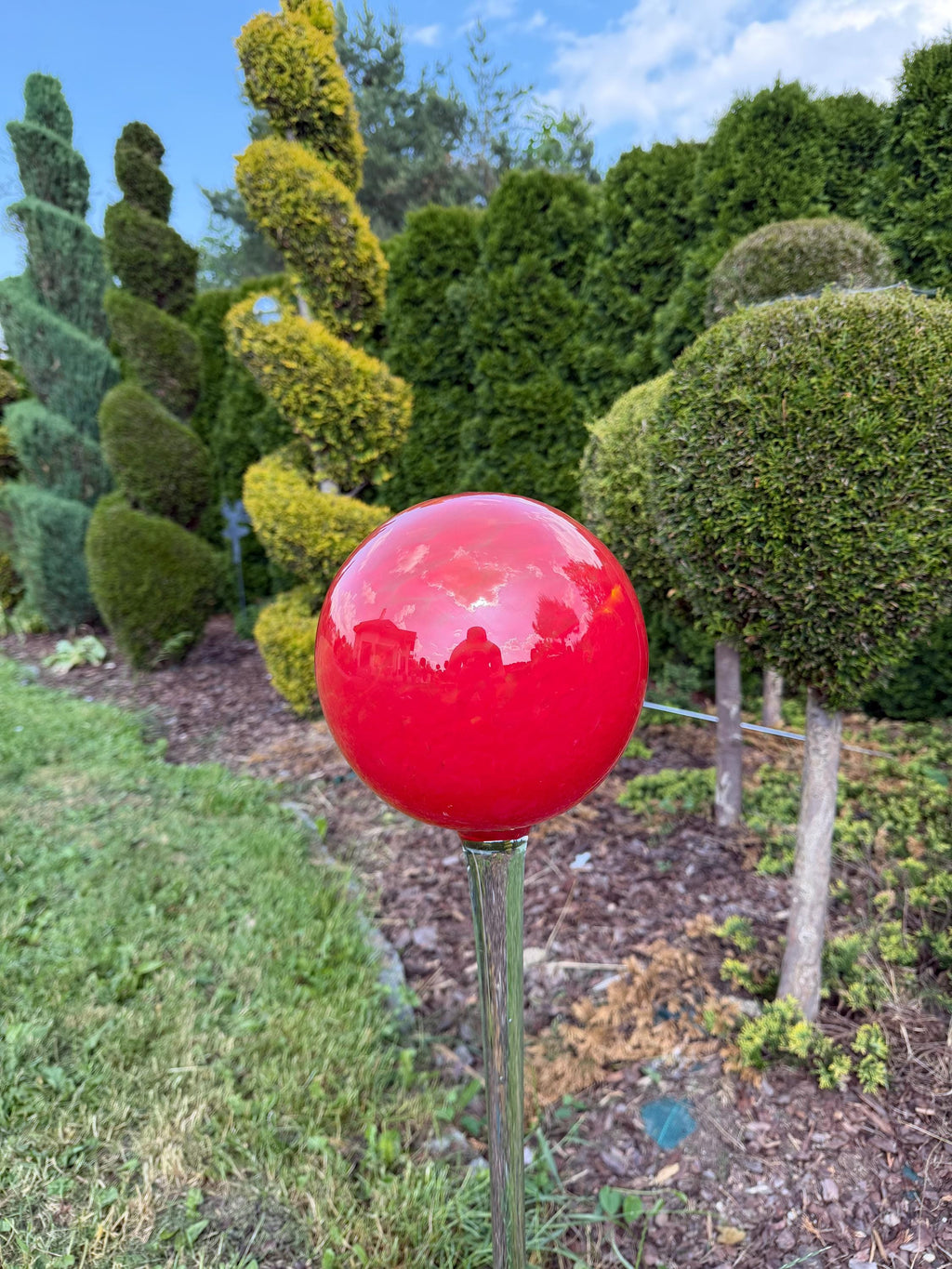20cm Hand-Blown Red Glass Garden Globe on Stem – Large Decorative Outdoor Glass 100cm
