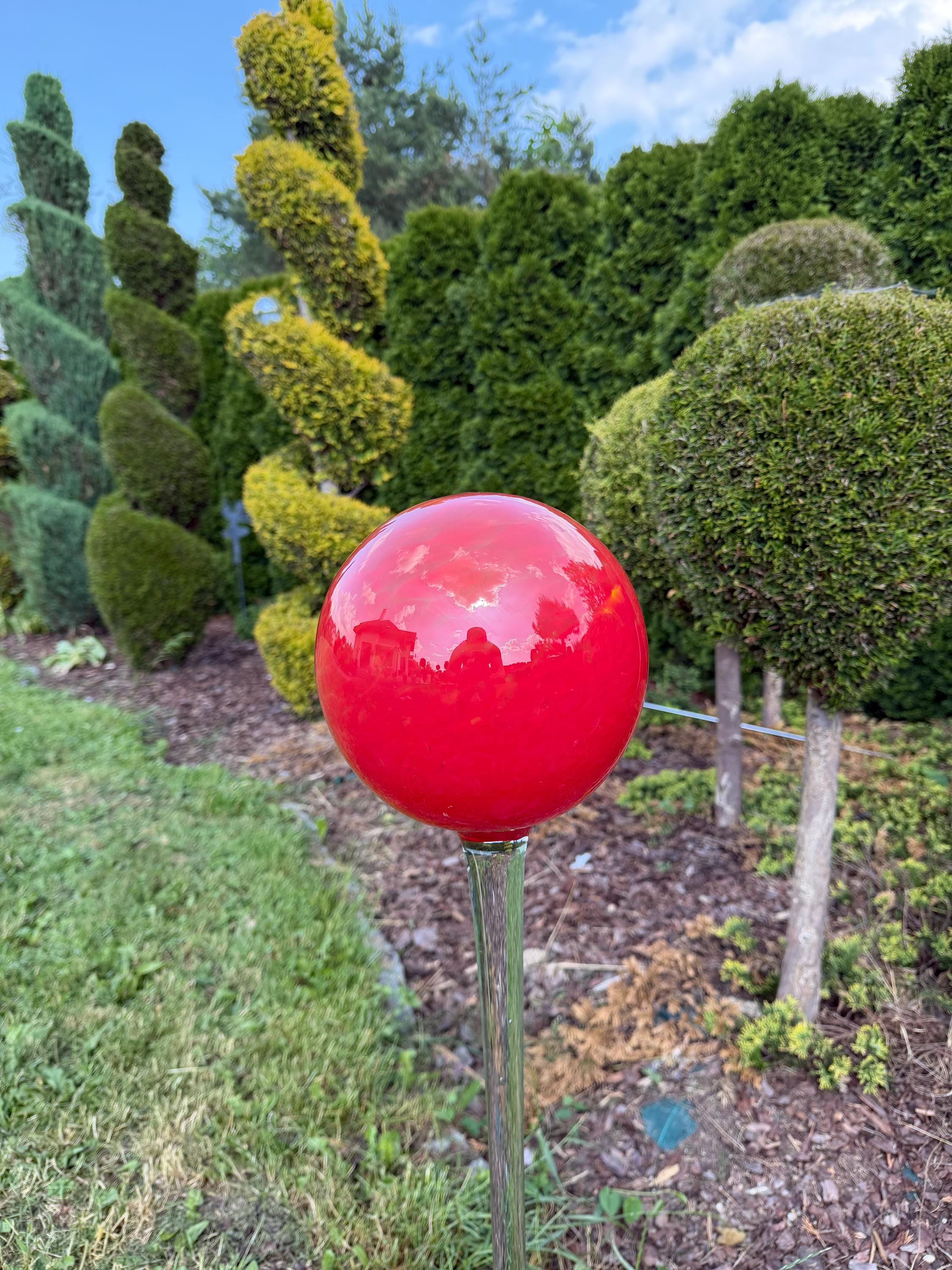 20cm Hand-Blown Red Glass Garden Globe on Stem – Large Decorative Outdoor Glass 100cm