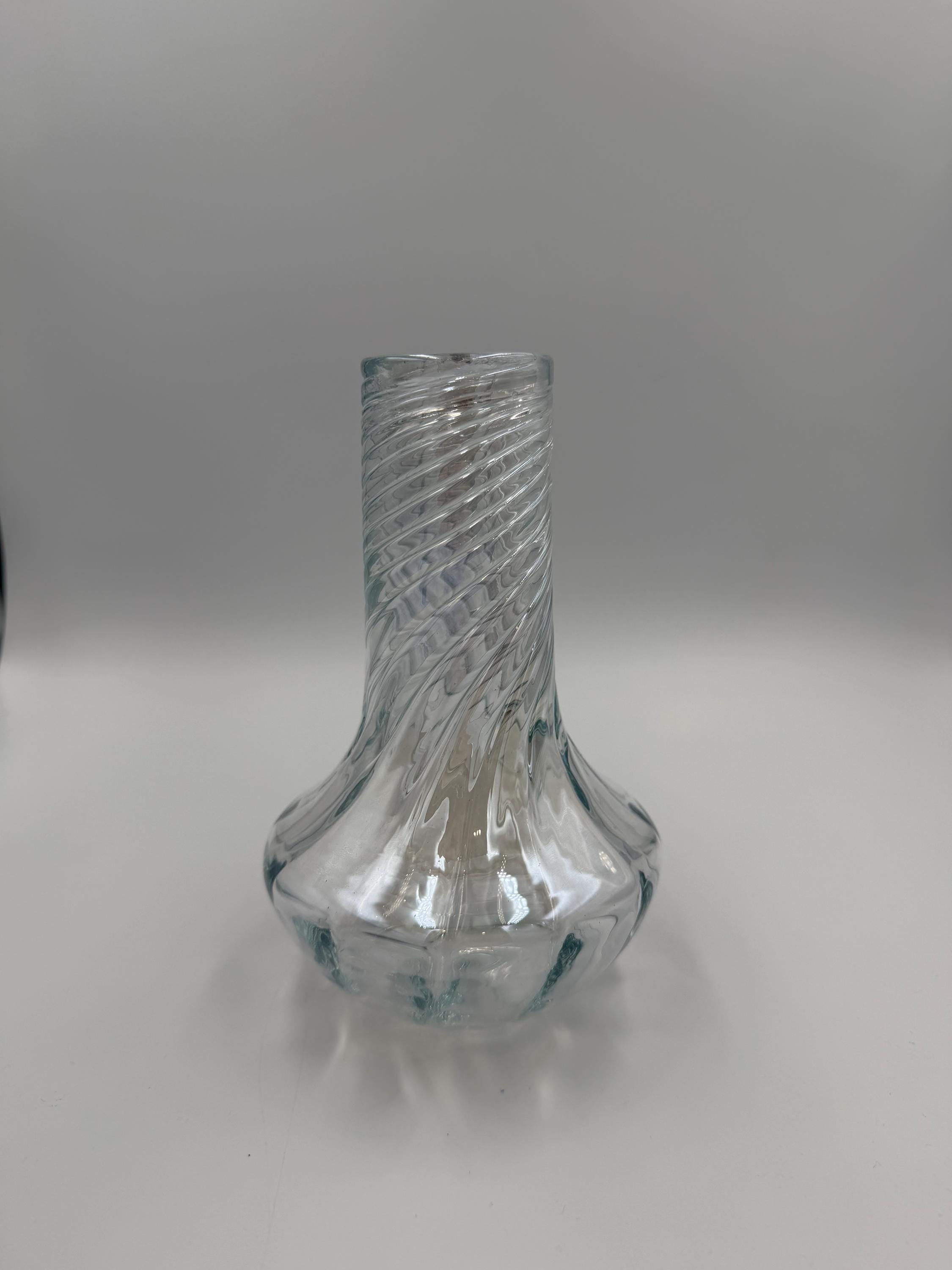 20cm Hand-Blown Clear Twisted Glass Vase – Modern Spiral Bud Vase