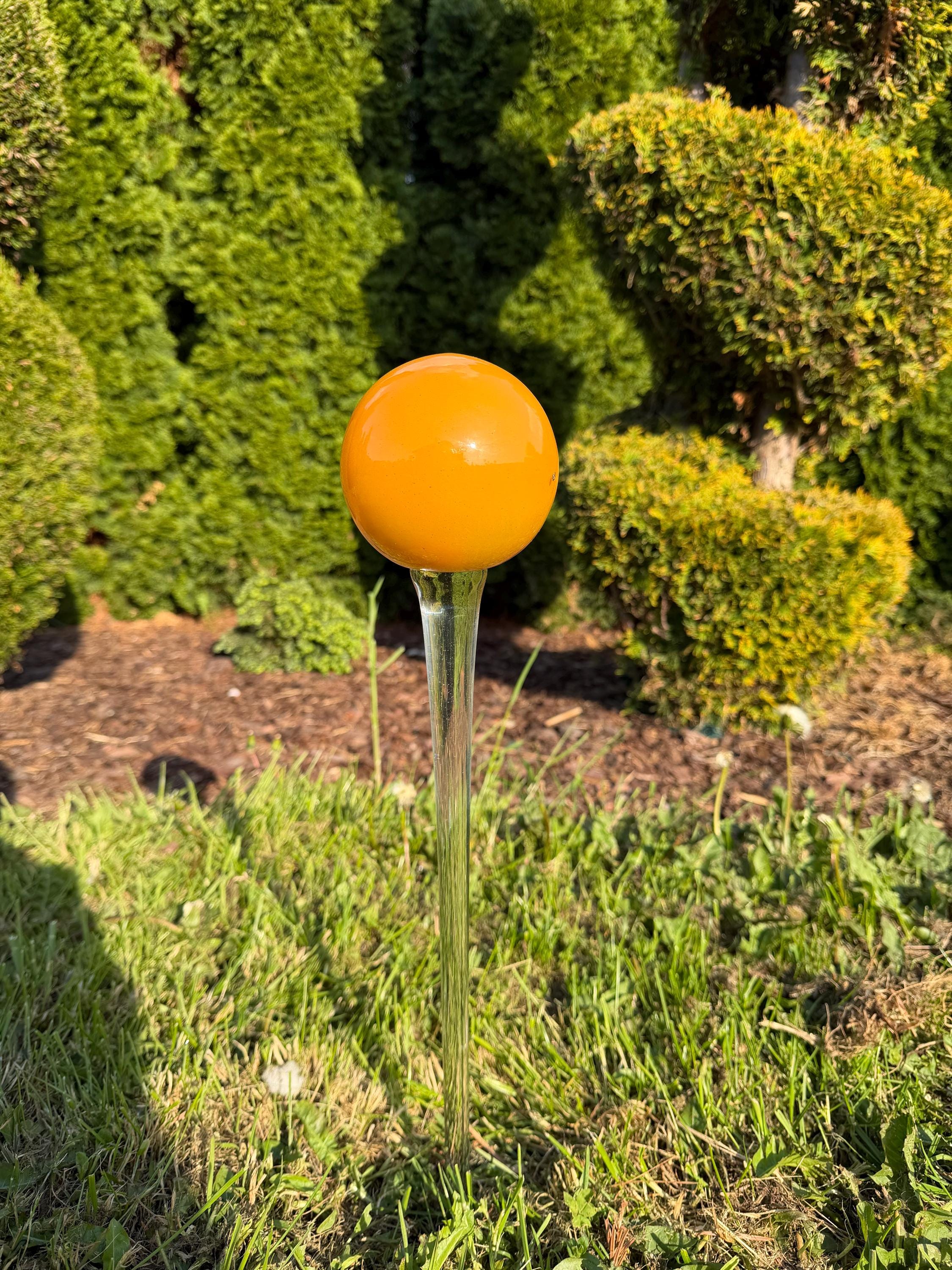 60cm Hand-Blown Golden Yellow Glass Garden Stake – 10cm Golden Sphere