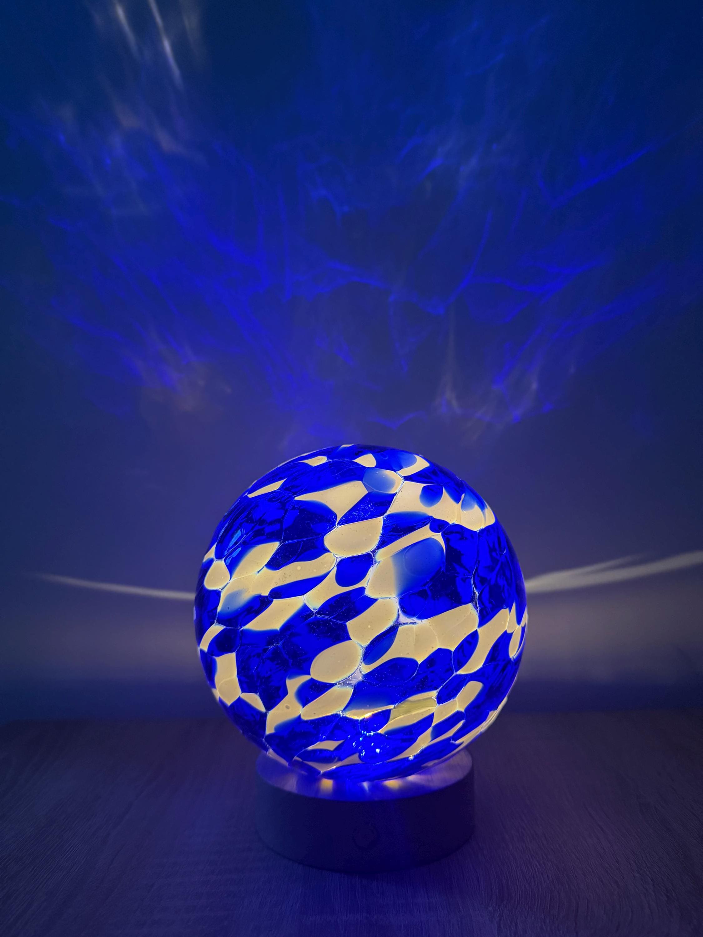 15cm Hand-Blown Blue Crackle Glass LED Lamp – Multicolor or White Night Light