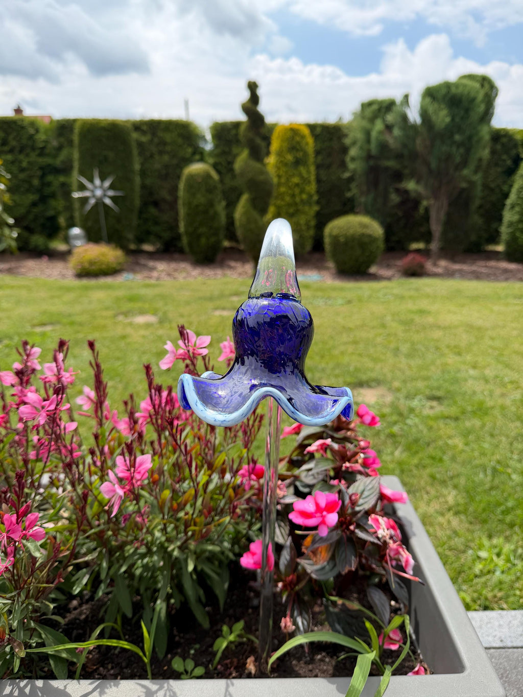 12cm Blue Glass Flower Garden Stake With White Edges - Hand Blown Art - 50cm Decor