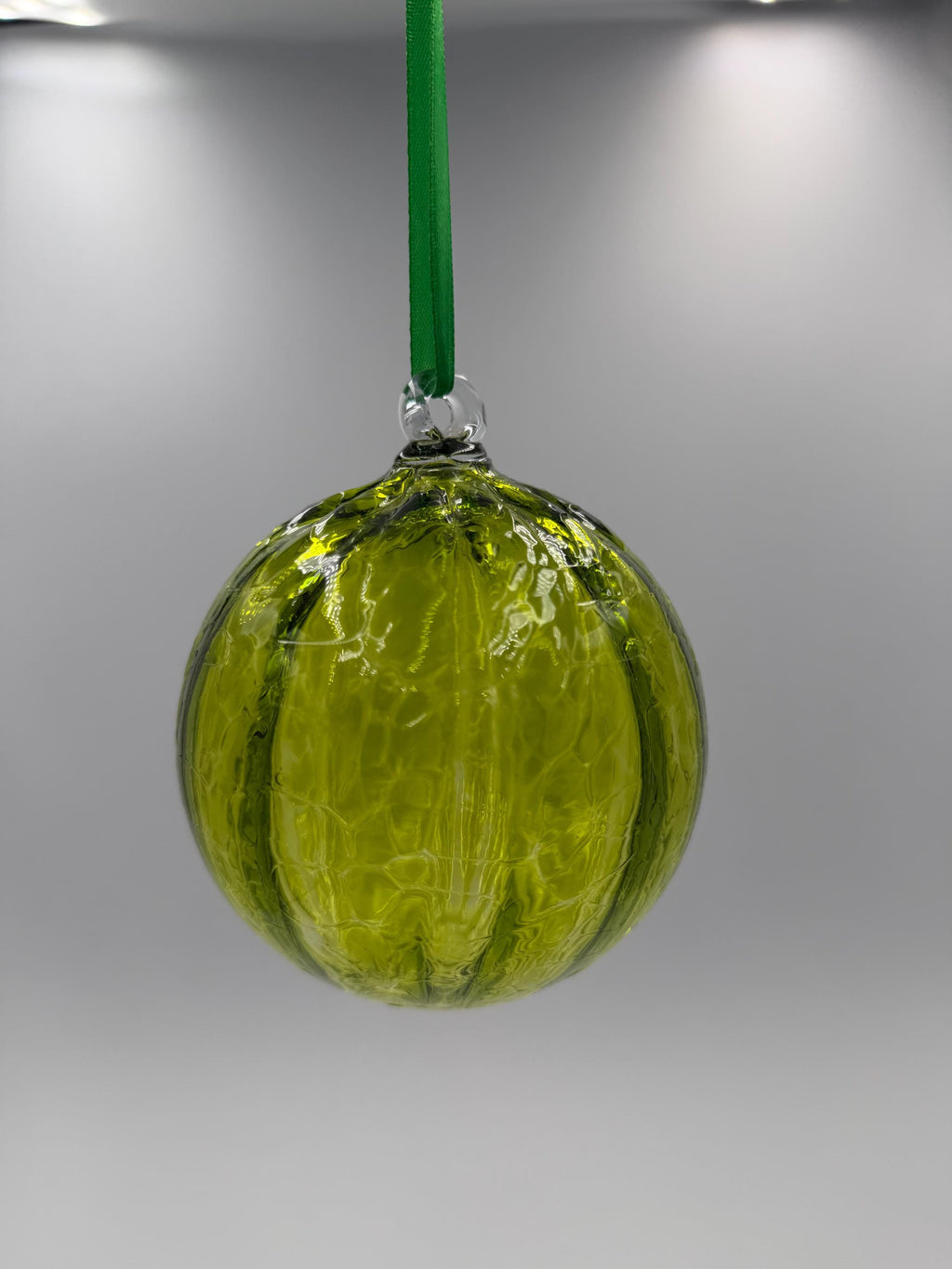 10cm Hand-Blown Lime Green Crackle Glass Ornament – Chartreuse Hanging Ball Suncatcher