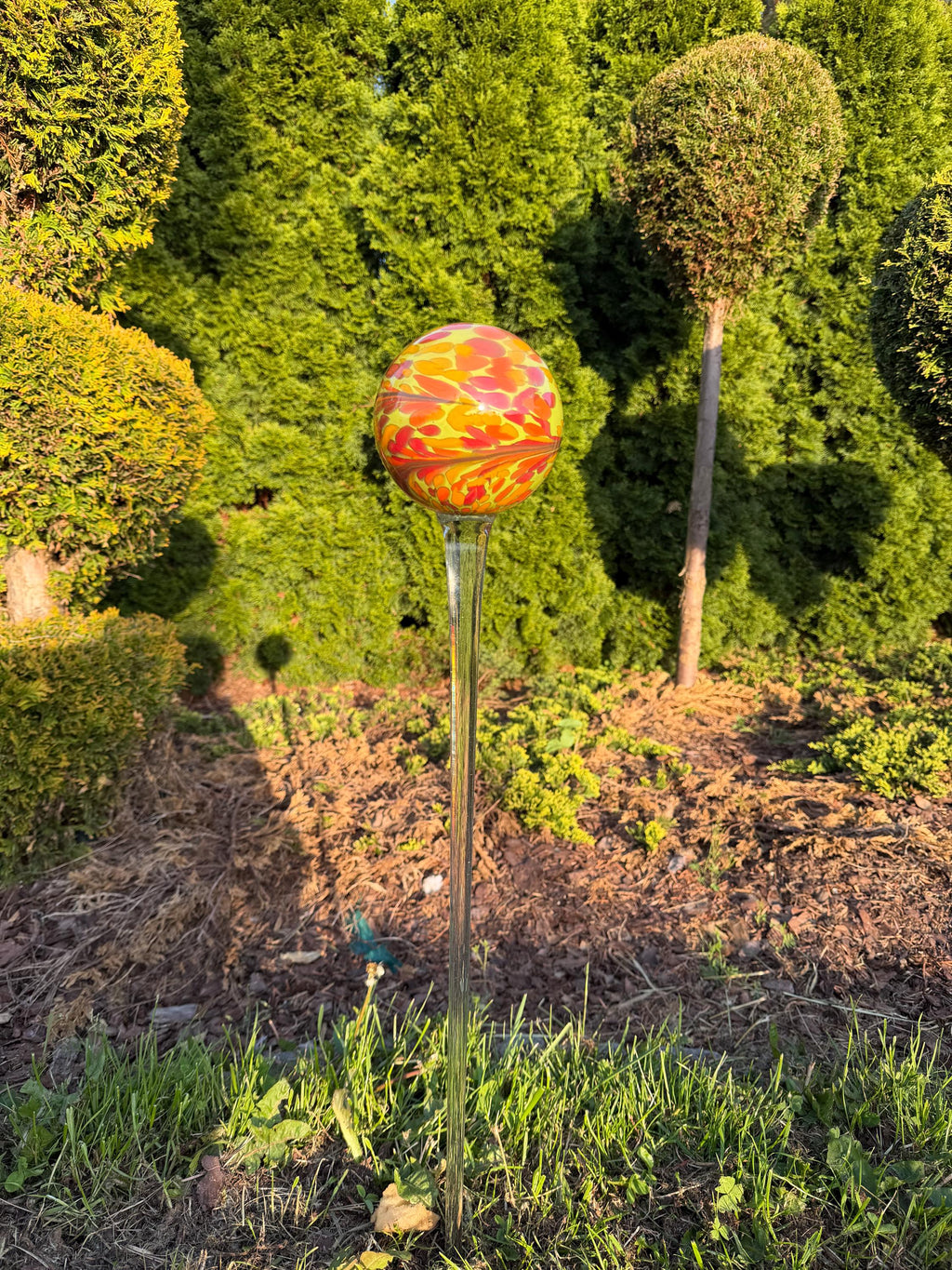 80cm Hand-Blown Red and Green Spotted Glass Garden Stake – 15cm Yellow Red Sphere