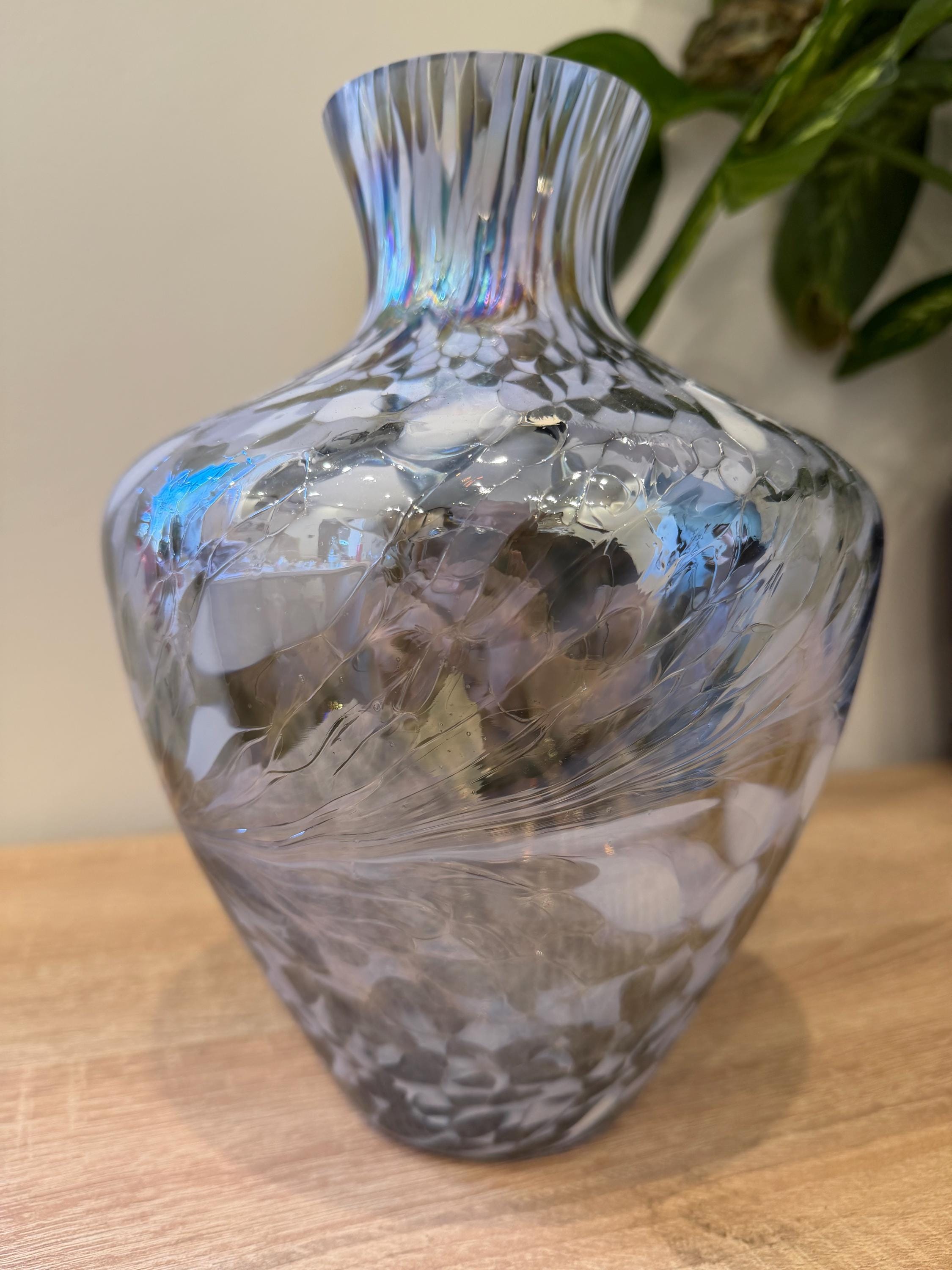 25cm Handblown Art Glass Vase – Iridescent Mottled Centerpiece – Luxury Home Decor Statement Vessel