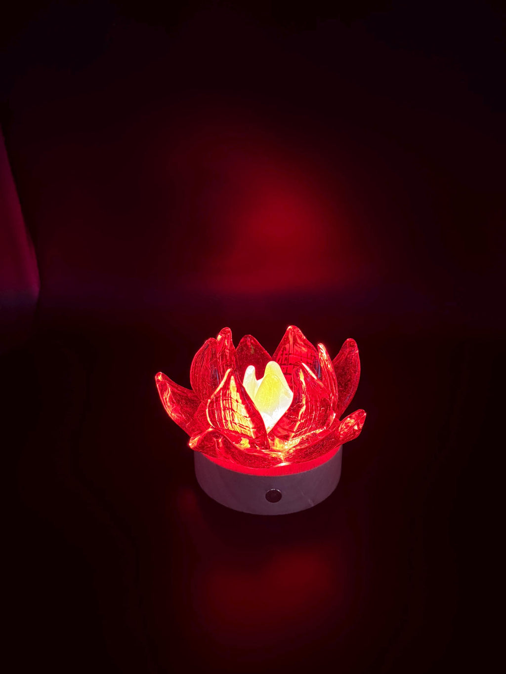 12cm Hand-Blown Lime Green Glass Flower Lamp – Wooden Base LED Night Light (Battery Operated)