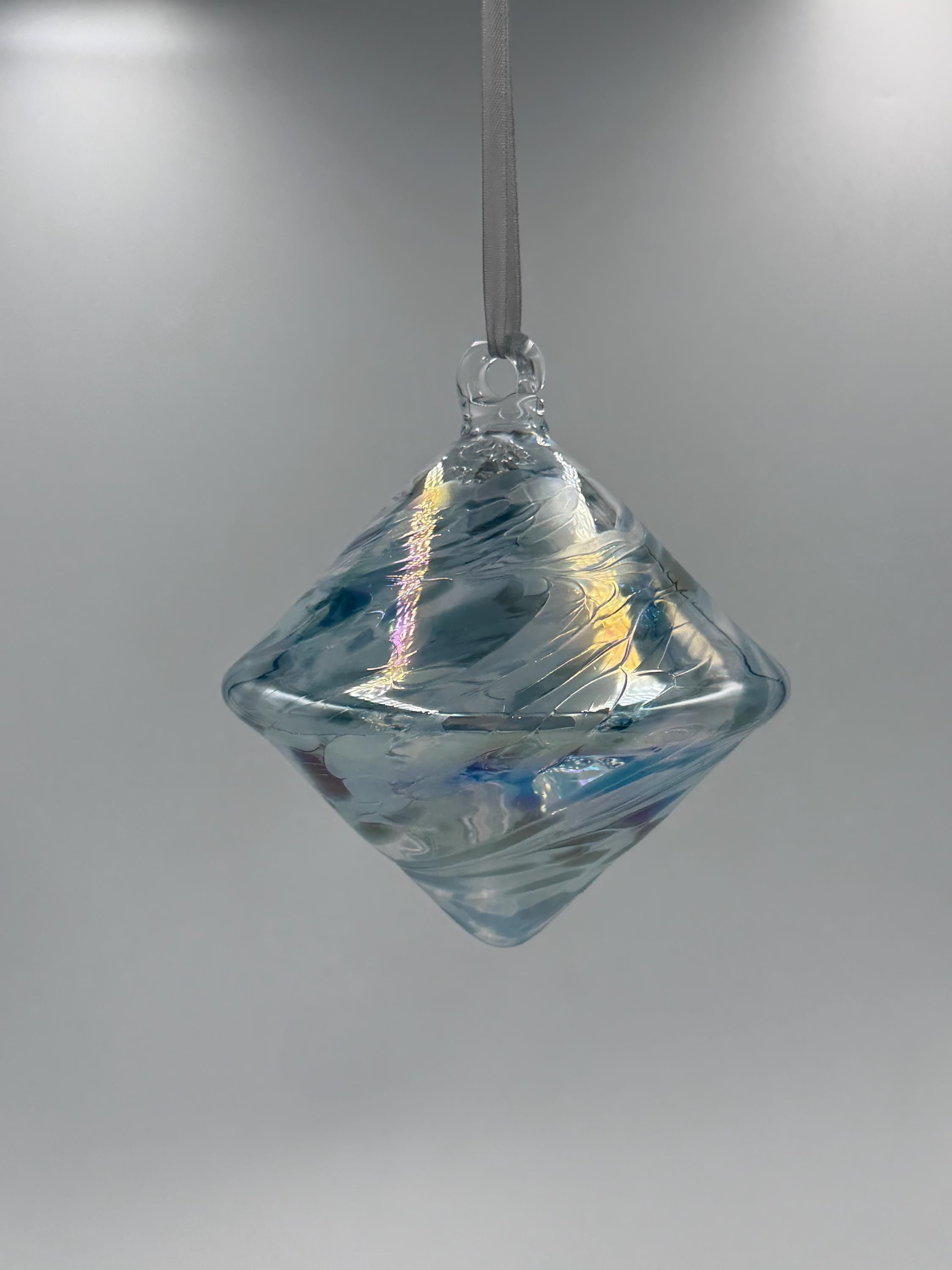 15cm Hand-Blown Blue White Swirl Glass Diamond Ornament – Hanging Decor