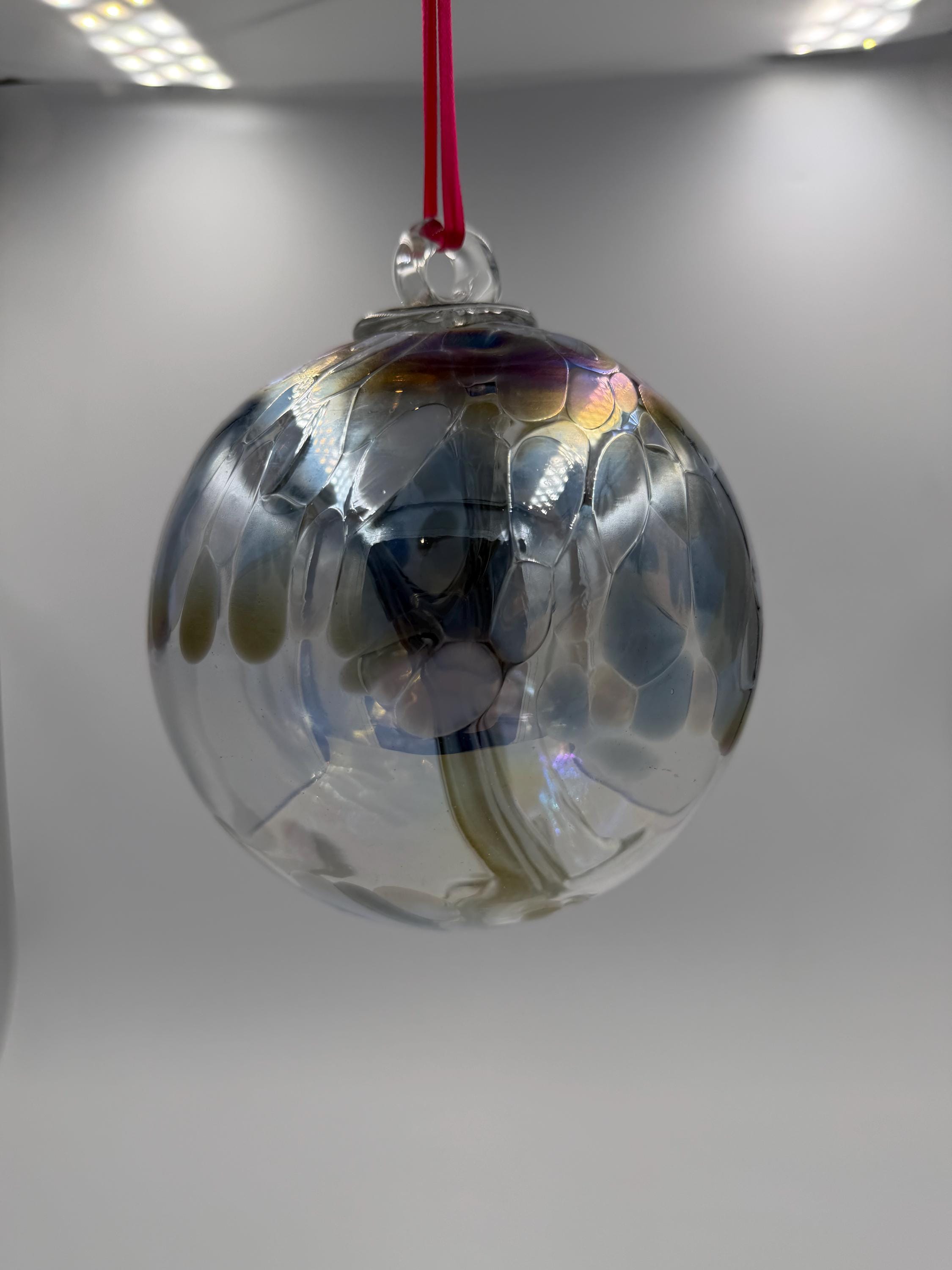 15cm Hand-Blown Witch Ball – Iridescent Silver Gold Crackle Glass Ornament