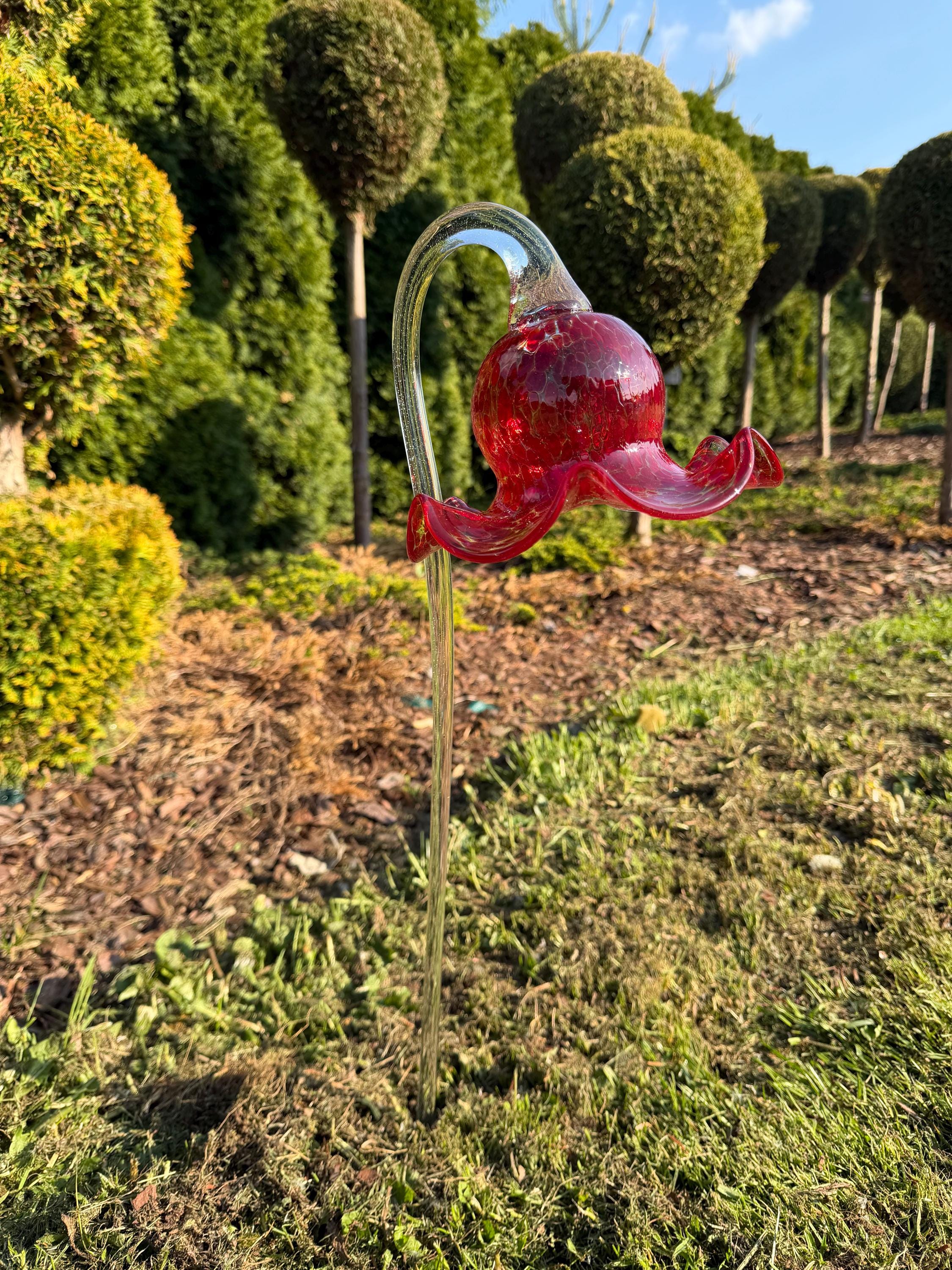 75cm Hand-Blown Red Crackle Glass Flower Sculpture – Ruby Lily Garden Stake 17cm Bloom