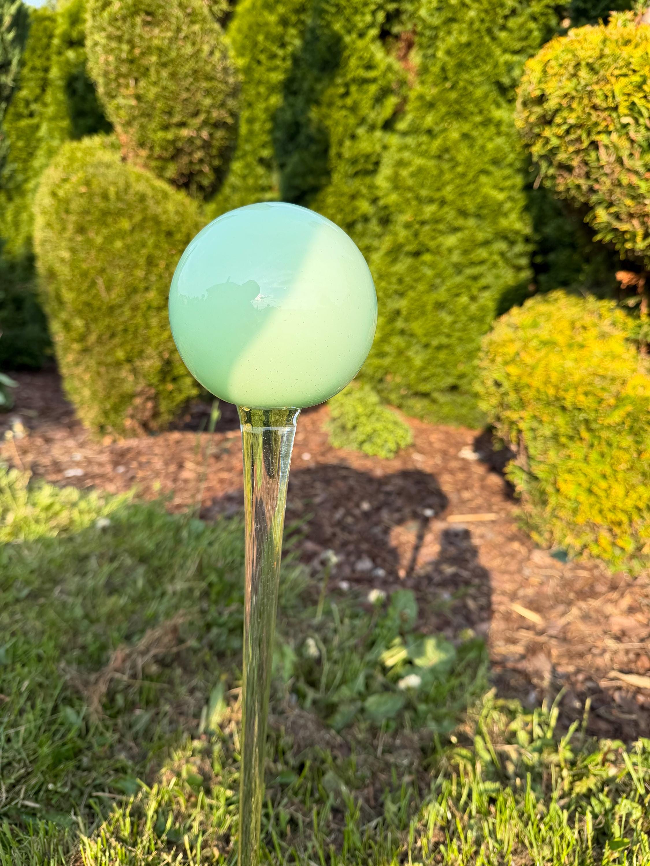 60cm Hand-Blown Mint Green Glass Garden Stake – 10cm Decorative Sphere