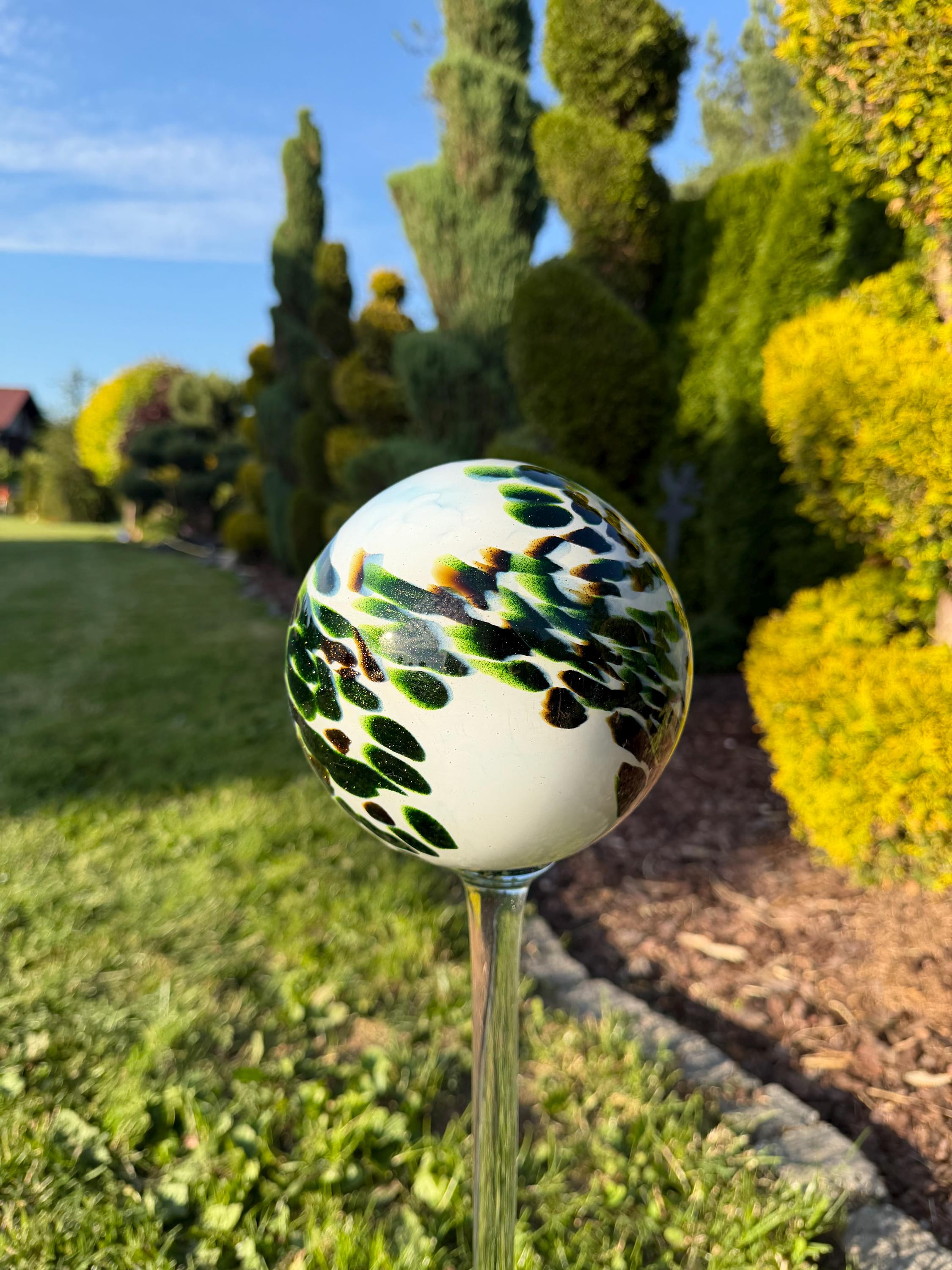 15cm Green White Glass Garden Stake - Hand Blown Garden Globe - 80cm Yard Art