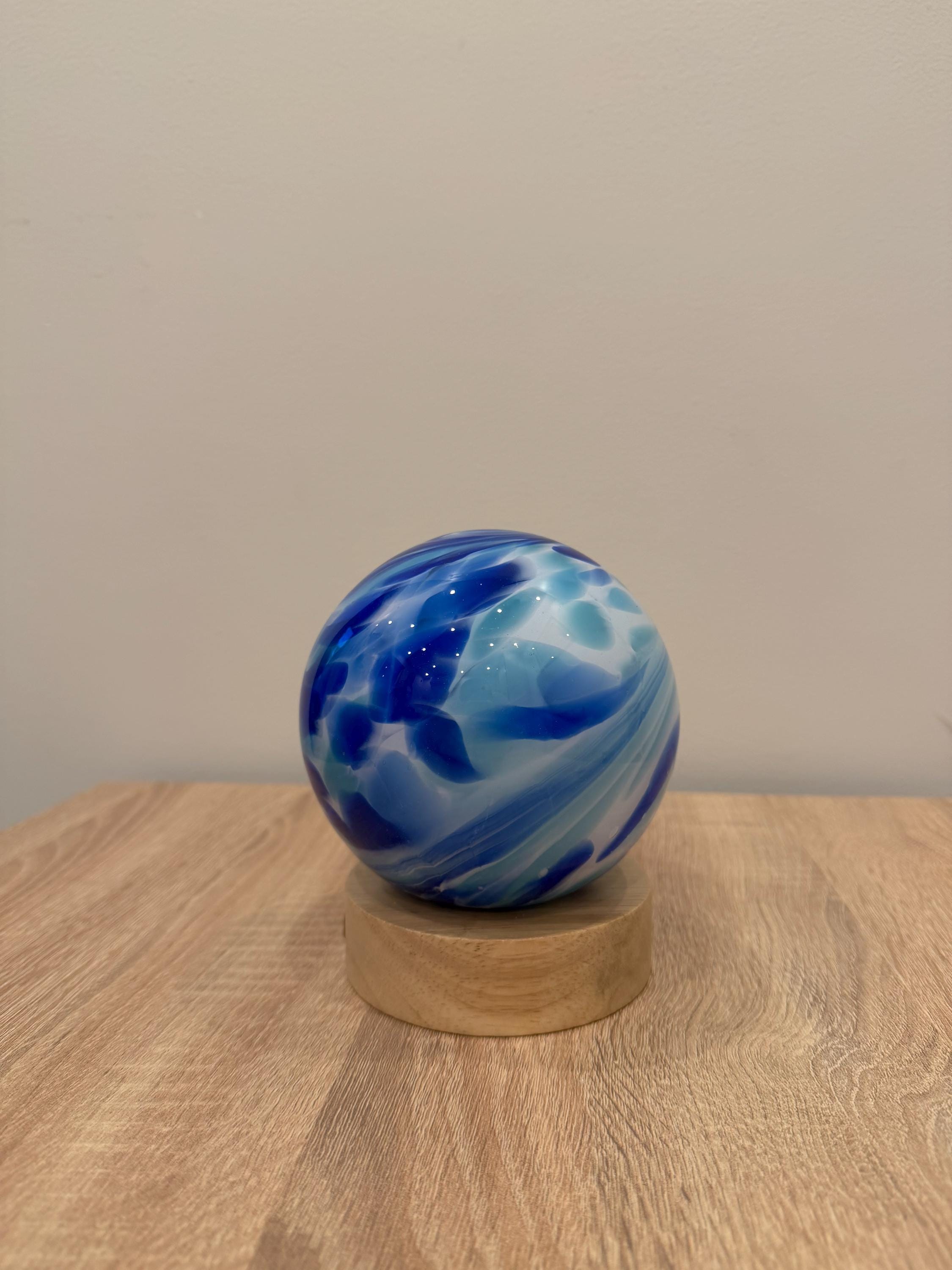 12cm Hand-Blown Blue Swirl Glass LED Lamp – Battery Powered Multicolor or Warm White