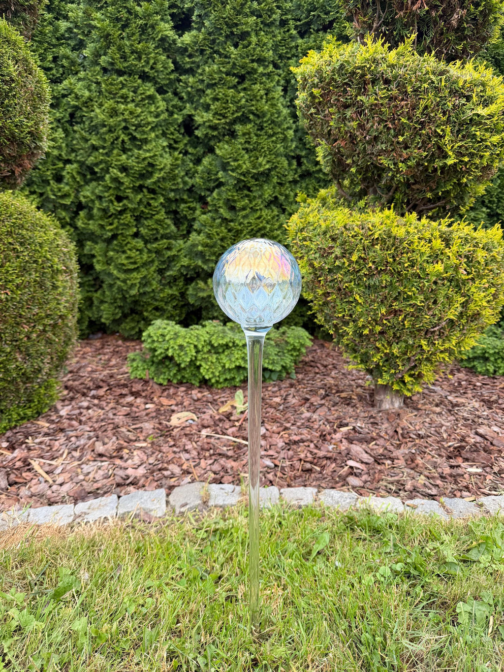 70cm Iridescent Glass Garden Ball on Stake – 12cm Hand Blown Gazing Ball – Hand-Blown Decoration