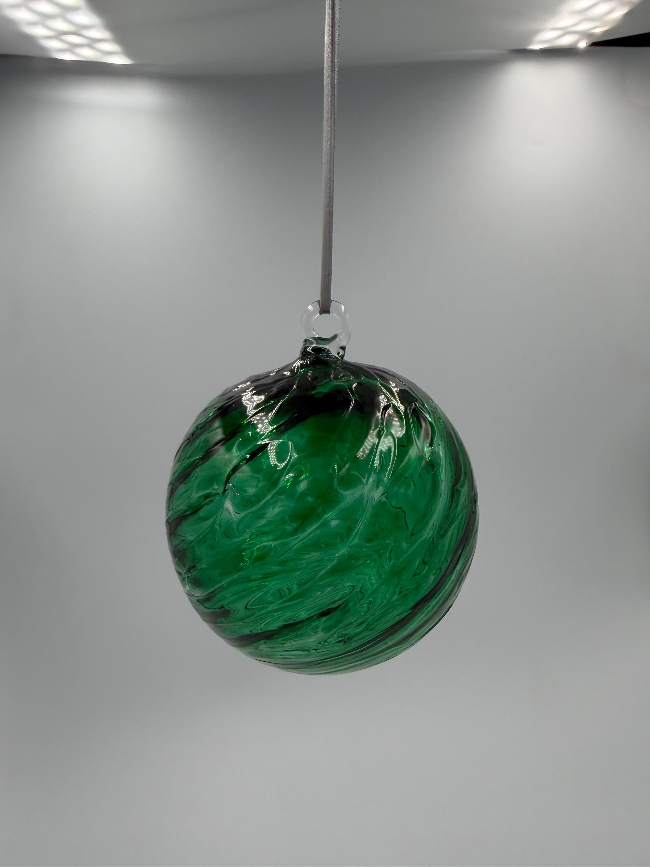 10cm Hand-Blown Emerald Green Glass Ornament Ball – Swirled Decorative Hanging Glass Sphere