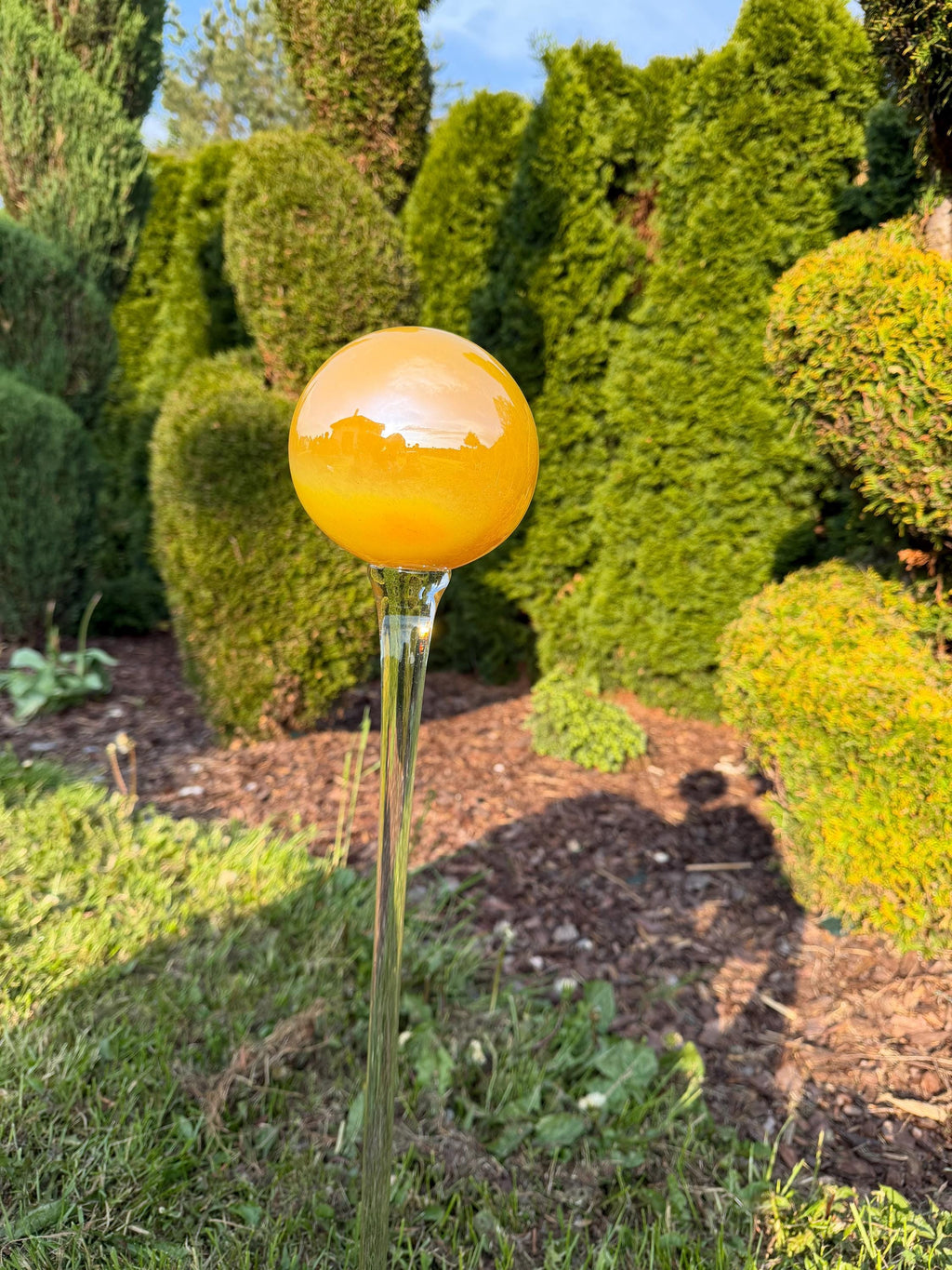 70cm Hand-Blown Iridescent Yellow Glass Garden Stake – 12cm Golden Sphere