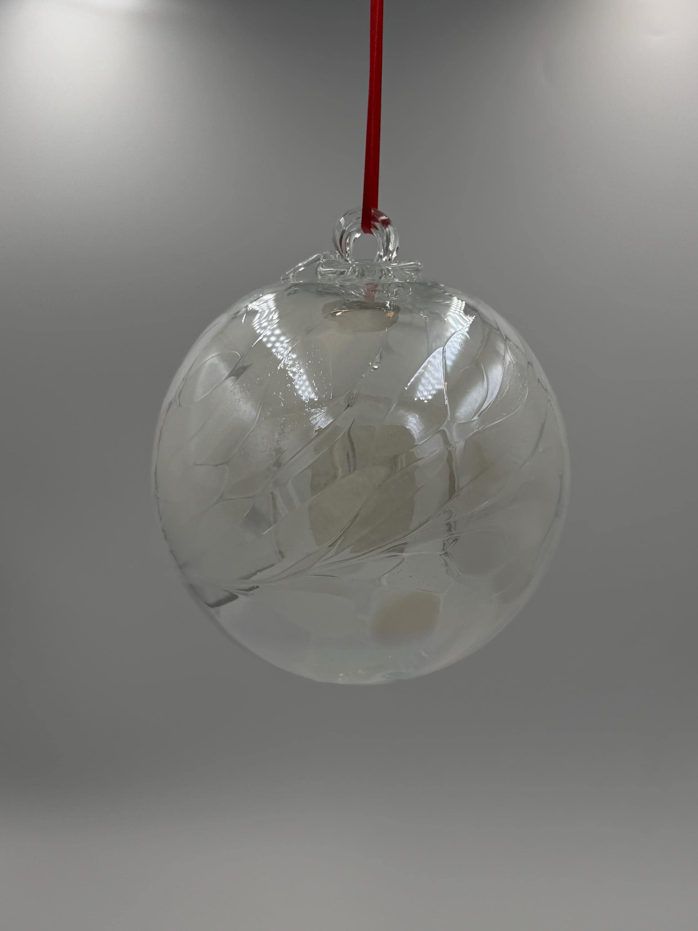 15cm Hand-Blown White Witch Ball – Decorative Hanging Art Glass Sphere