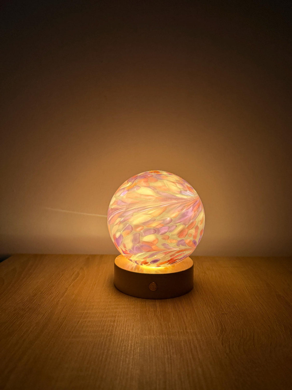 12cm Hand-Blown Pastel Swirl Glass Orb Lamp – Color Changing LED Touch Light Wooden Base