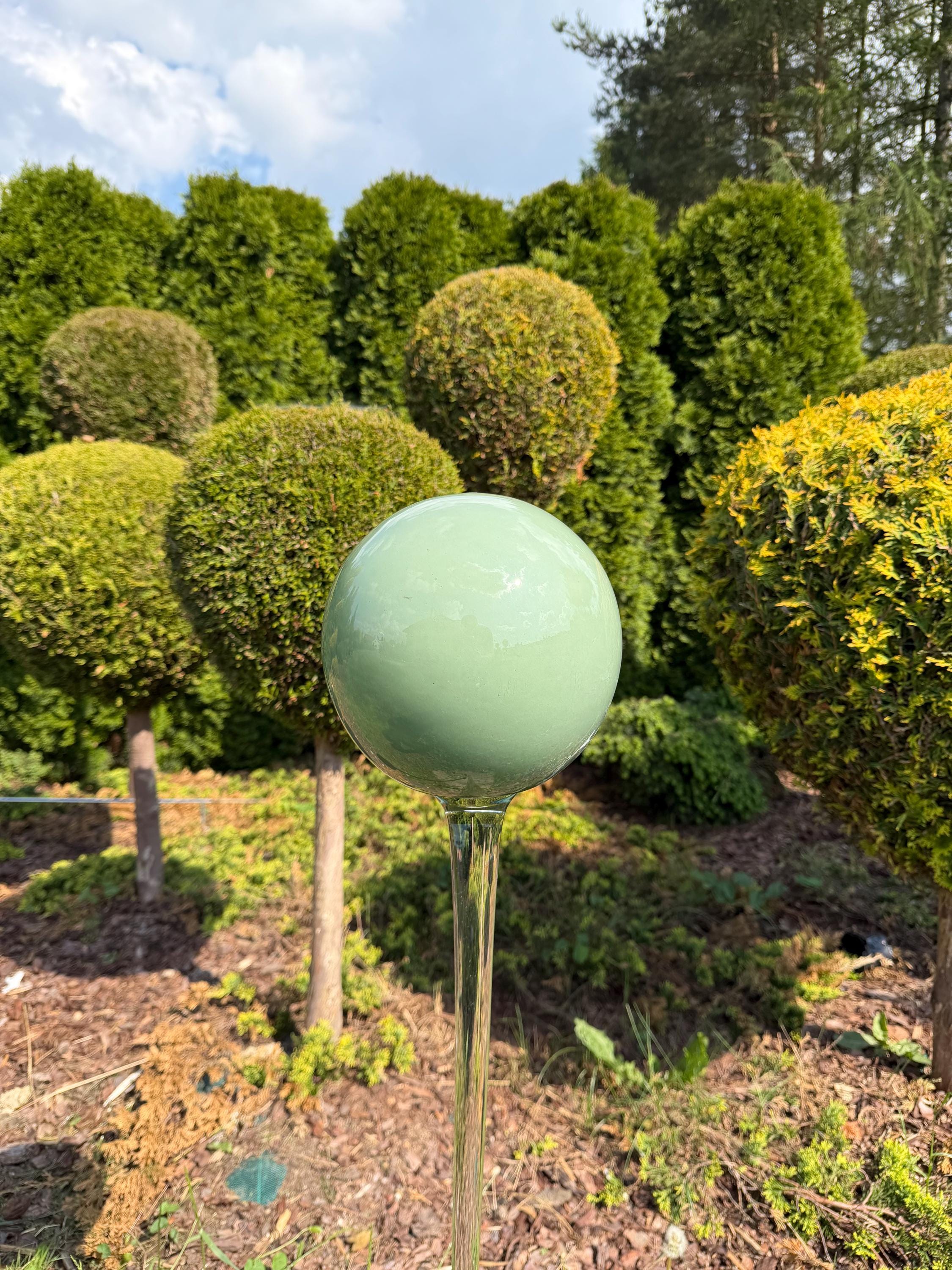 20cm Hand-Blown Green Glass Garden Globe on Stem – Large Decorative Glass Sphere 100cm