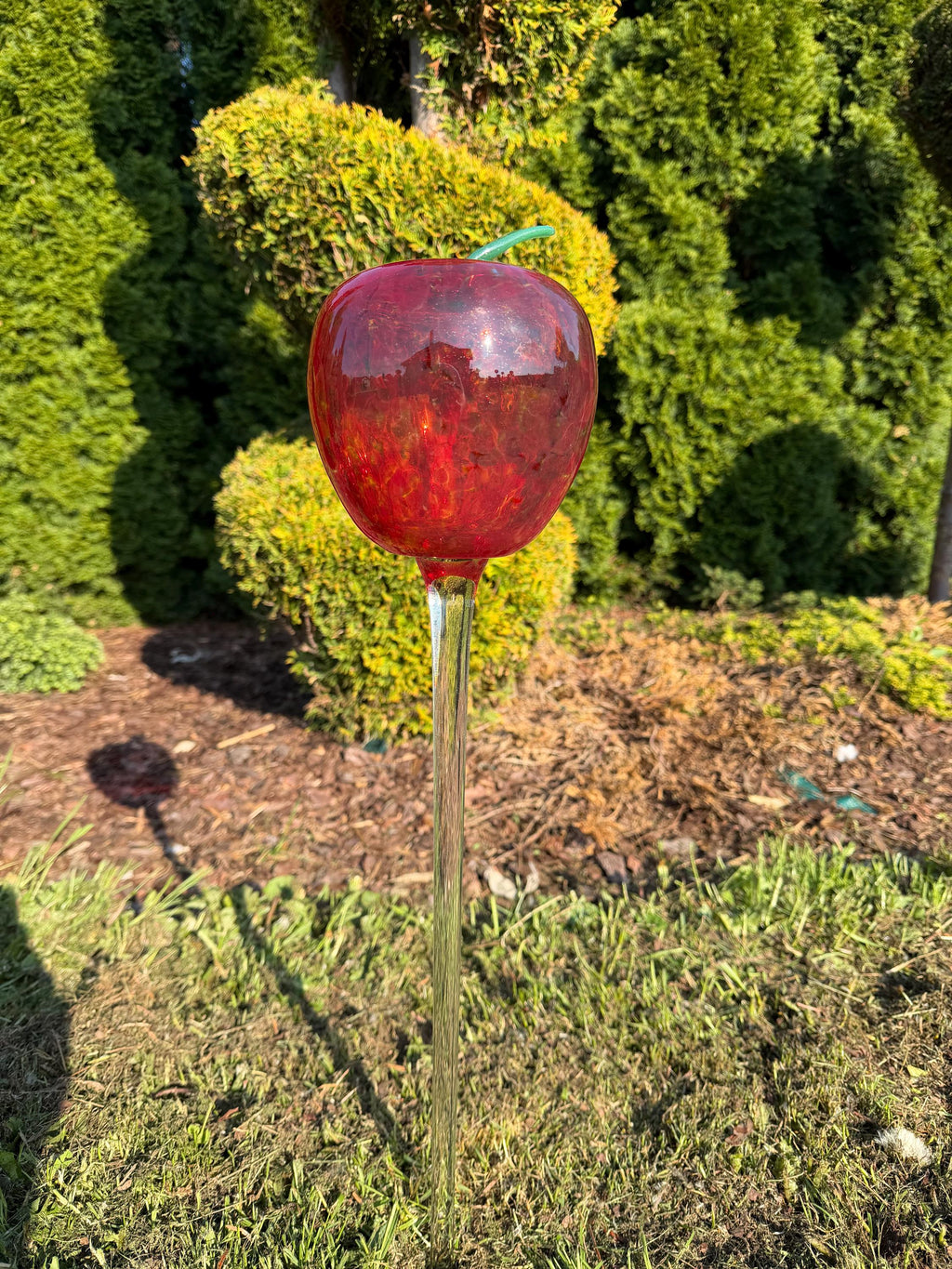 70cm Hand-Blown Red Glass Apple Garden Stake – 15cm Fruit Sculpture