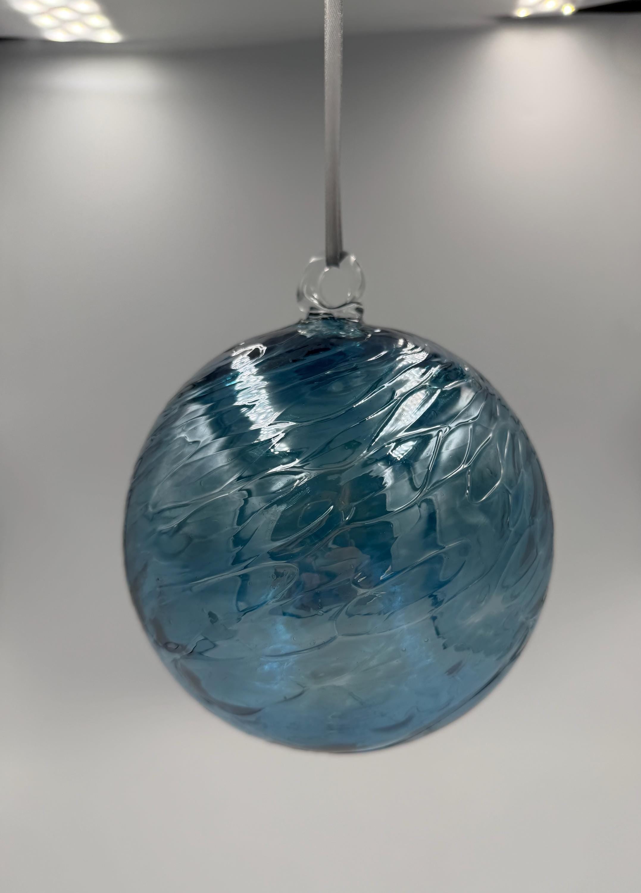15cm Hand-Blown Blue Swirl Glass Ornament – Elegant Hanging Ball