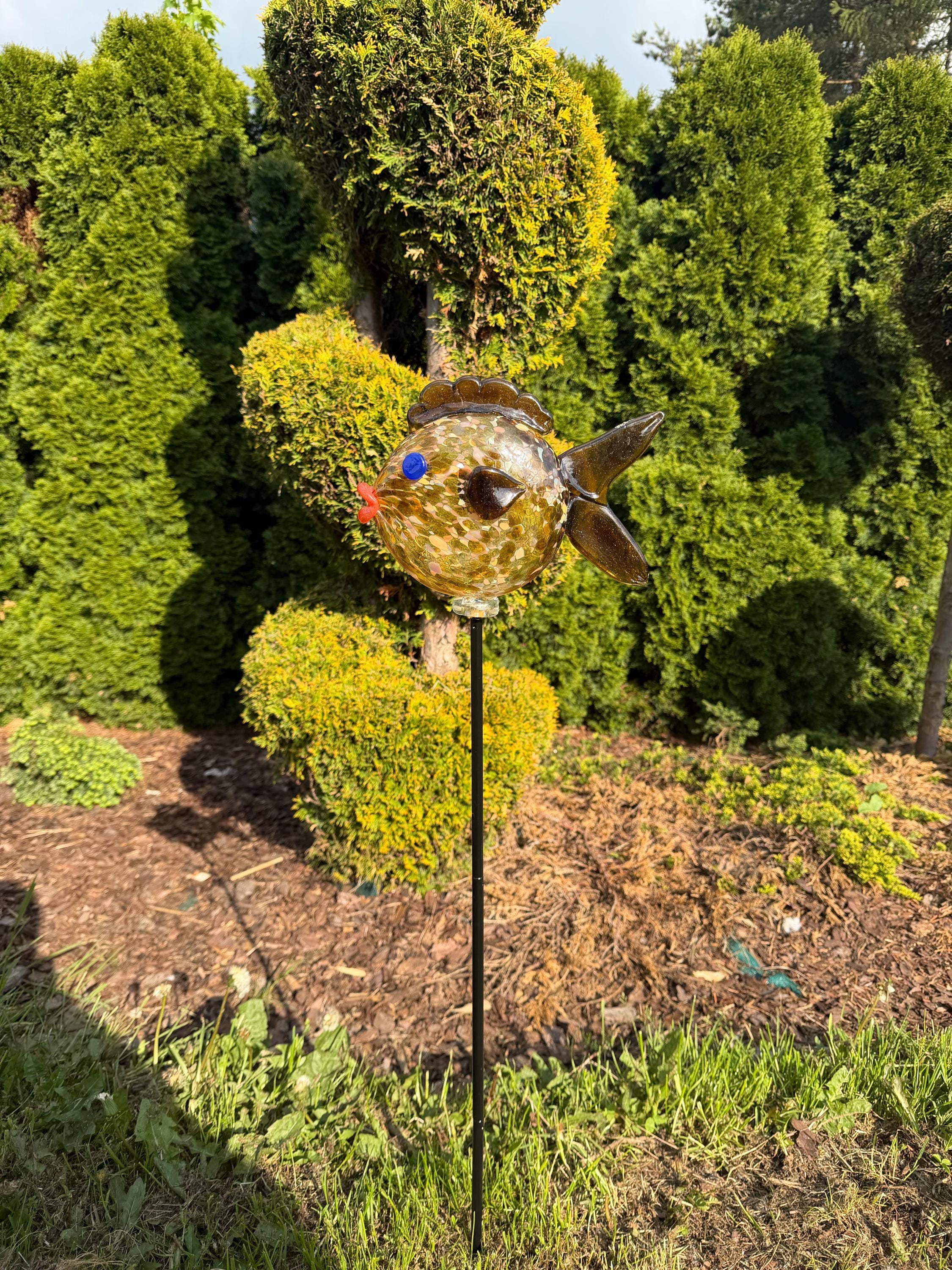 60cm Hand-Blown Glass Fish Sculpture on Stand – 20cm Colorful Garden Art
