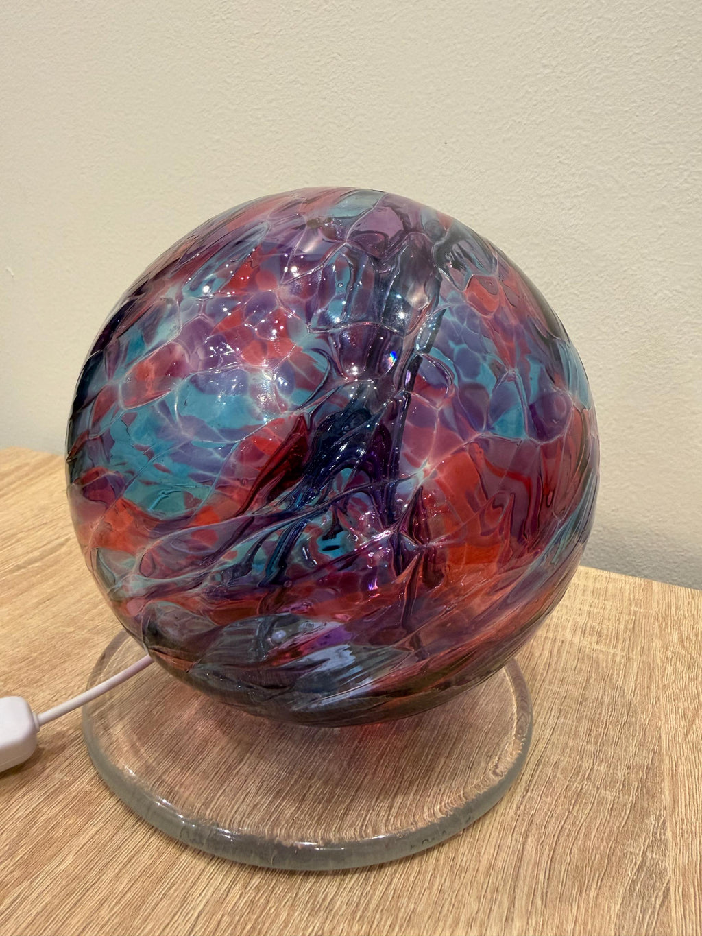 Hand-Blown Glass Witch Ball Lamp 15cm – Iridescent Rainbow Sphere, Light Projector (USB)