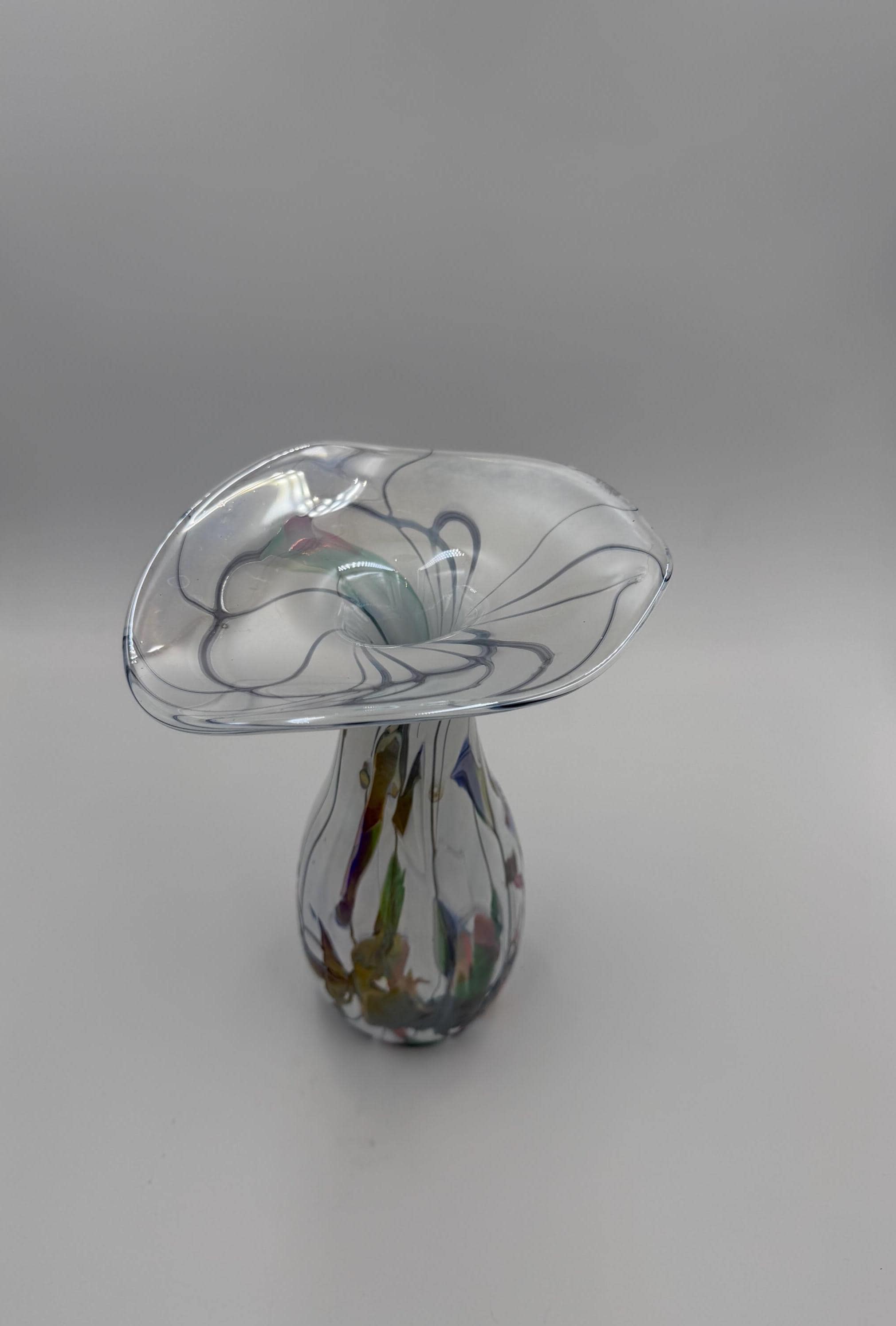 25cm Hand-Blown Colorful Swirl Glass Vase – Clear Floral Decorative Vase 10cm Wide